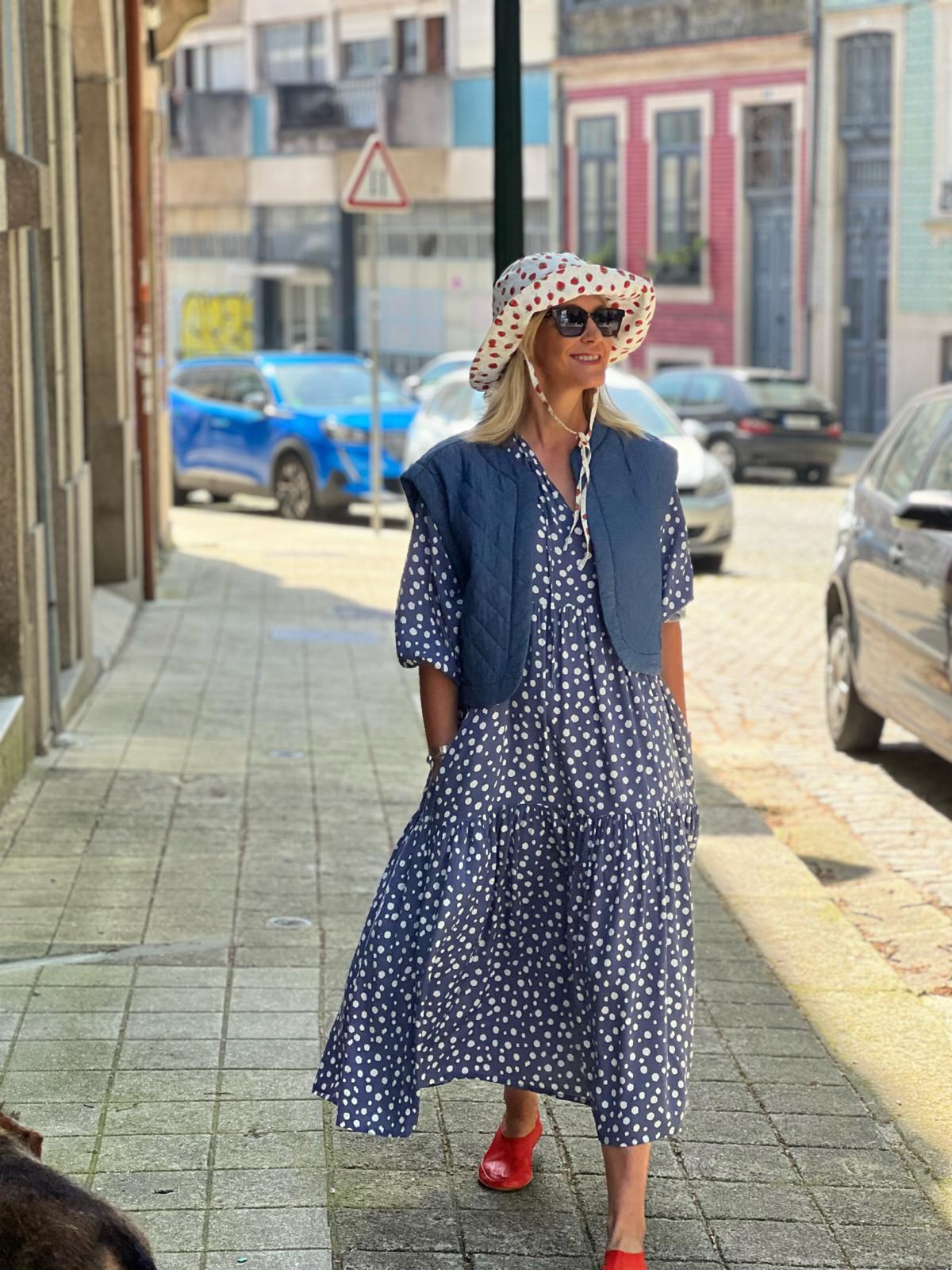Vestido largo con estampado de bolas