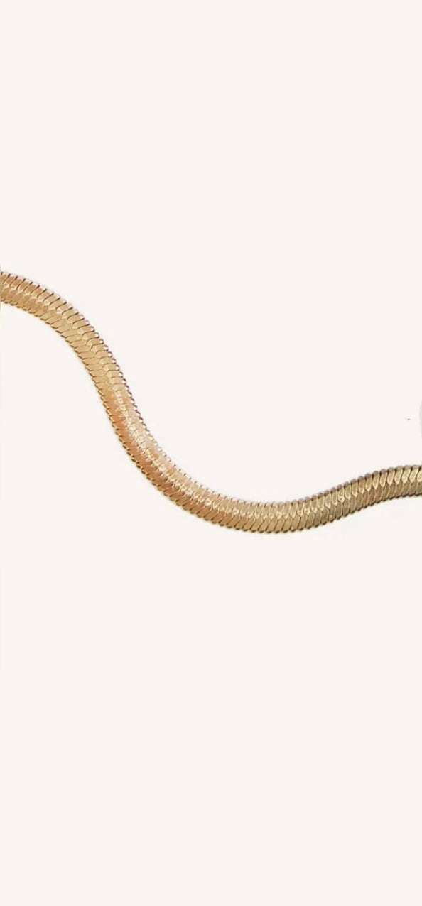 Collar corto dorado