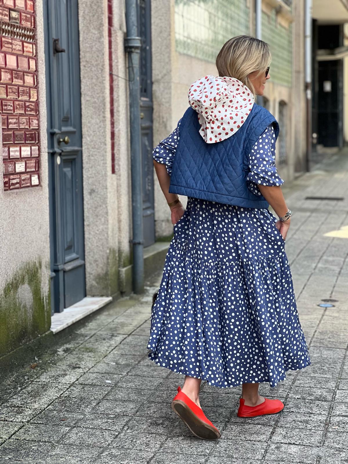 Vestido largo con estampado de bolas