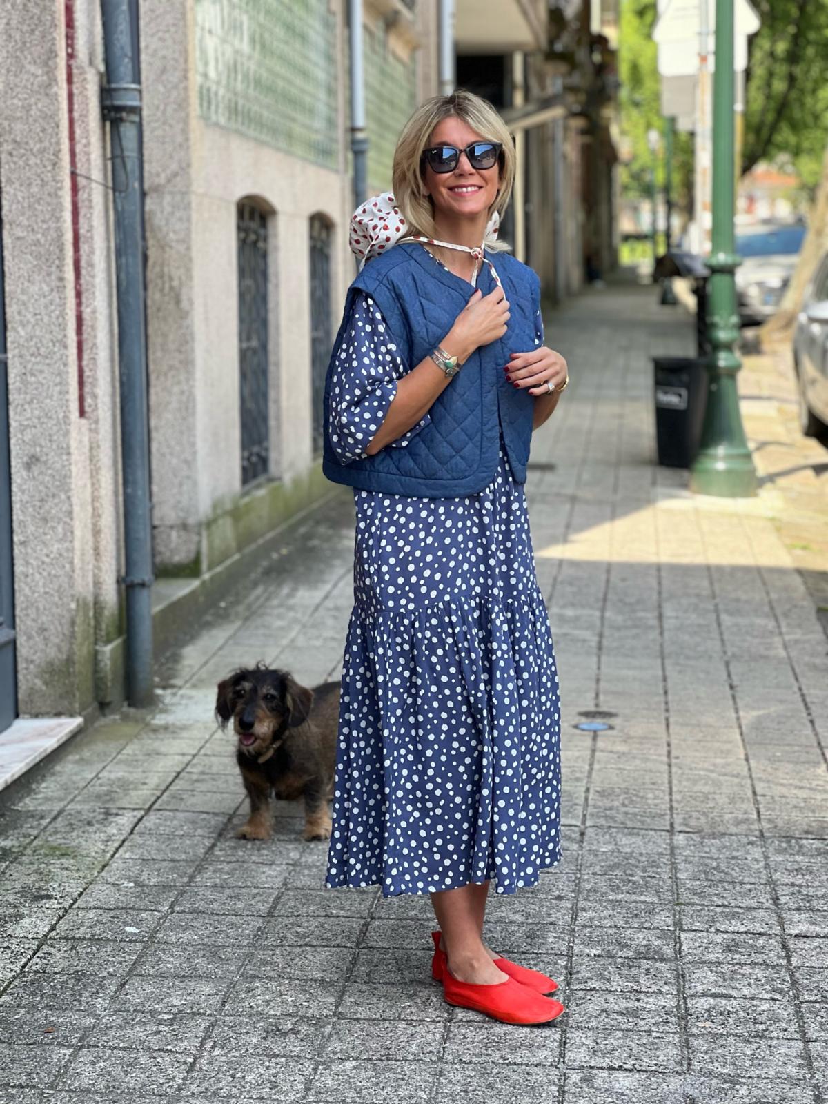 Vestido largo con estampado de bolas