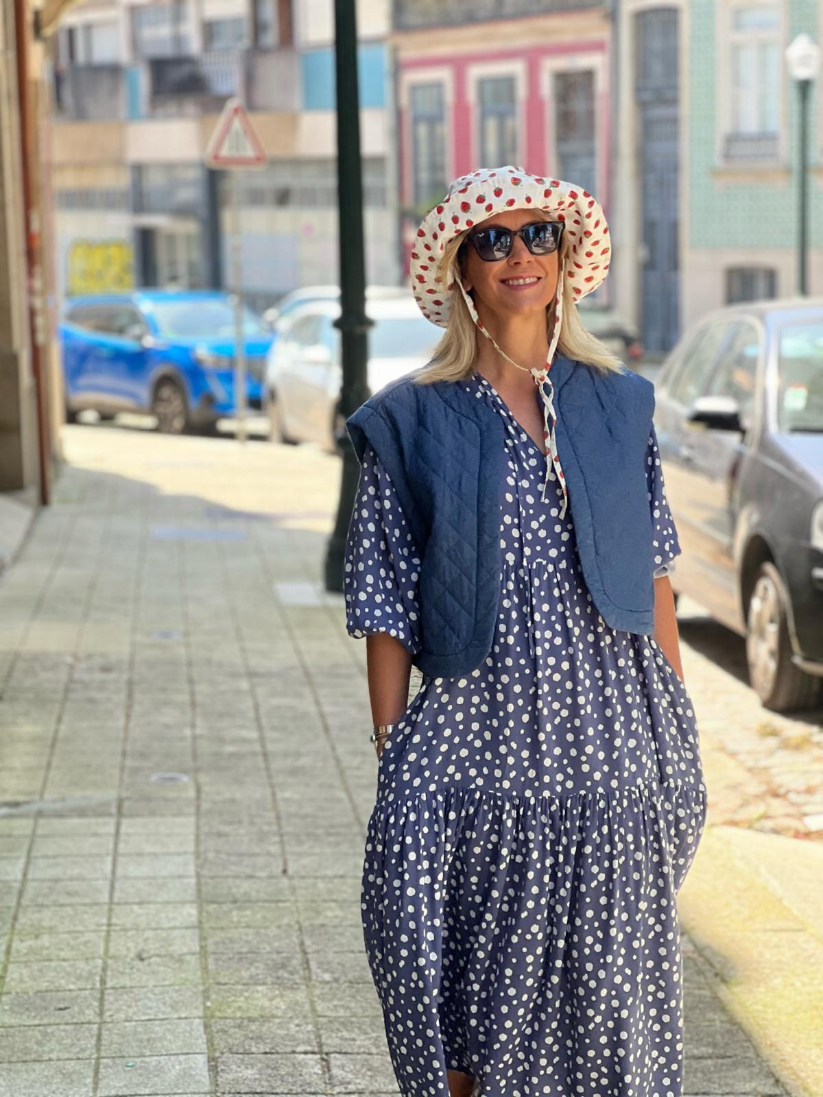 Vestido largo con estampado de bolas