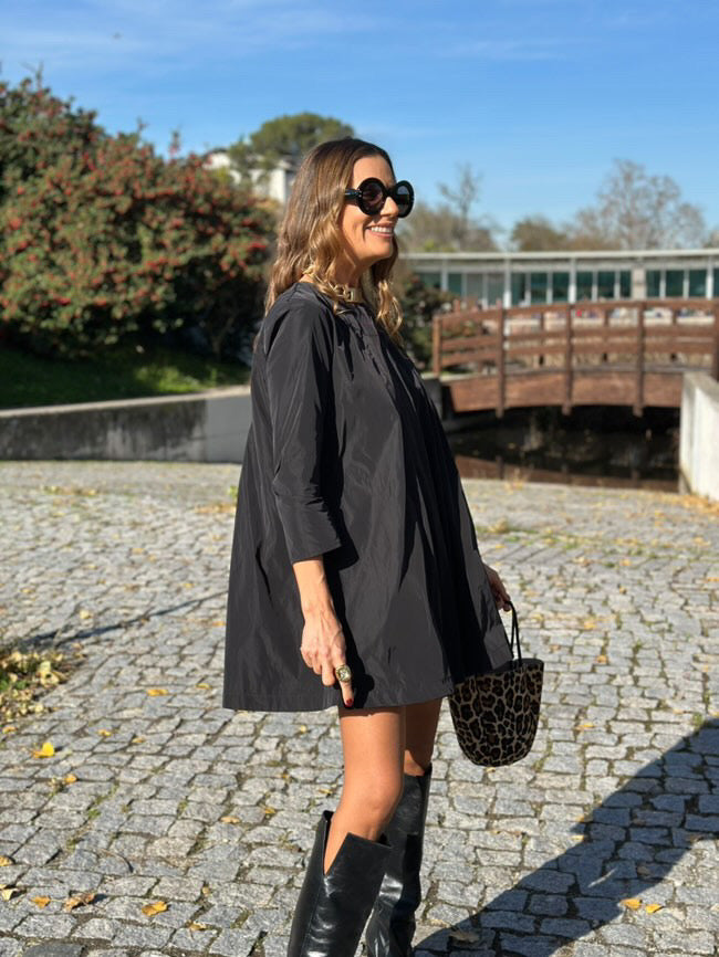 Vestido corto negro