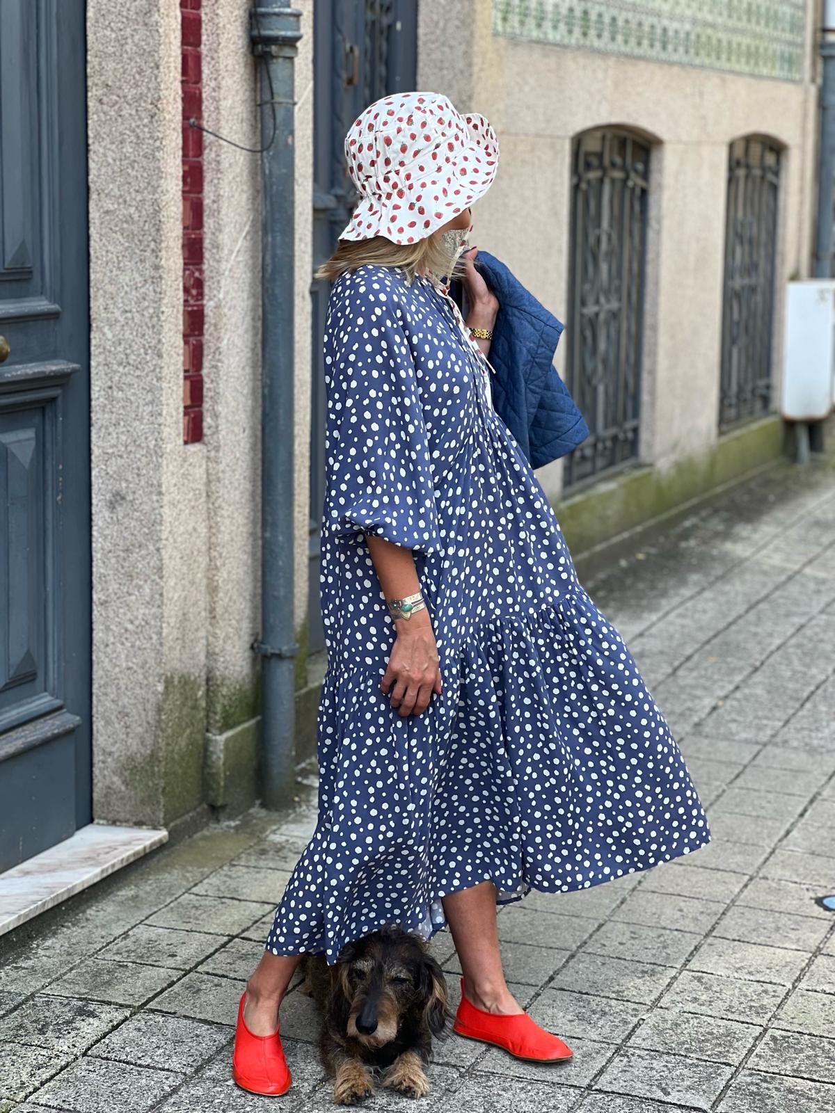 Vestido largo con estampado de bolas