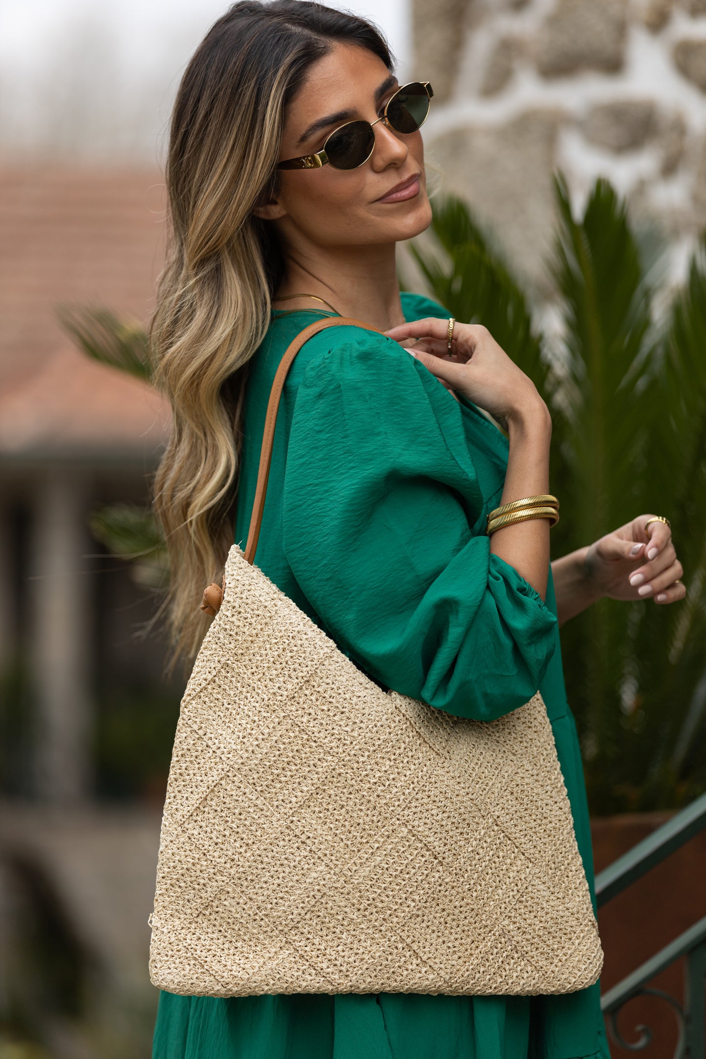Bolso de hombro con efecto paja