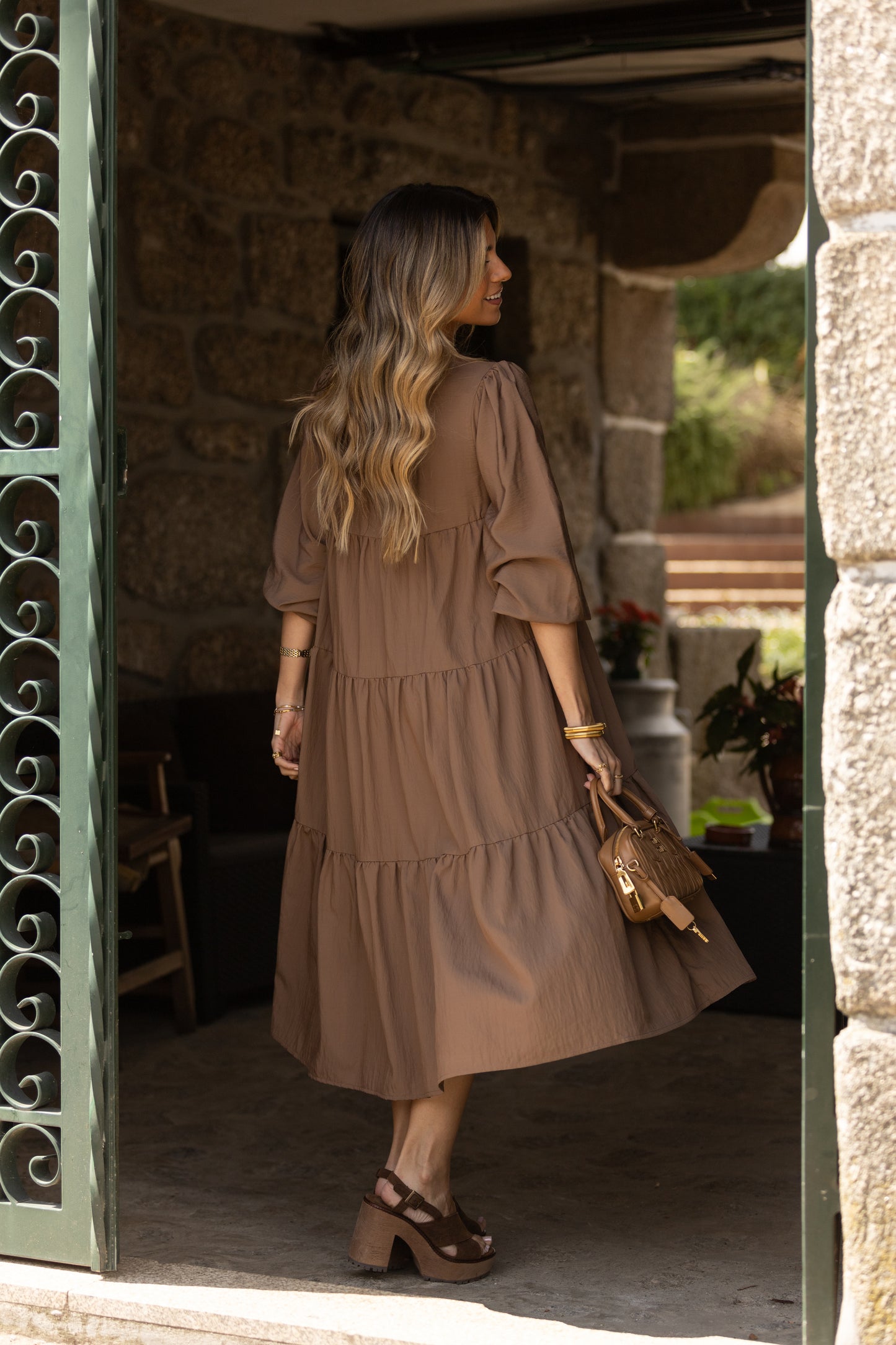 Vestido largo con volantes
