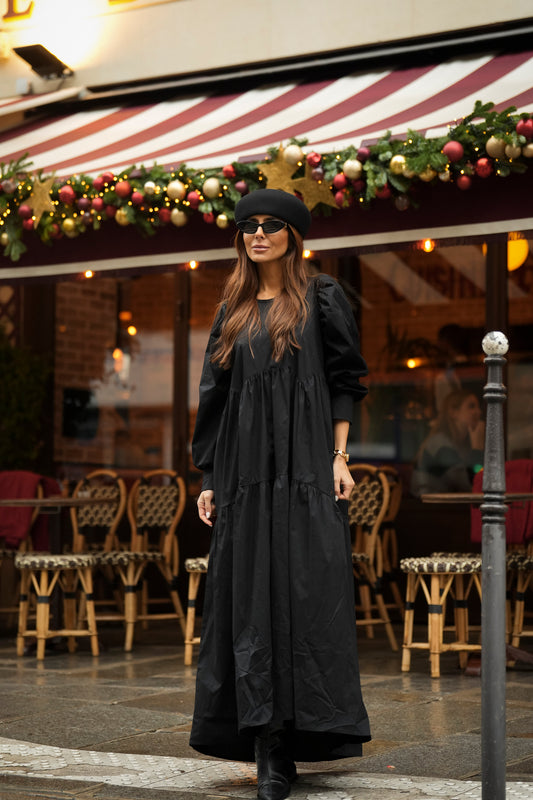 Vestido largo con volante en negro