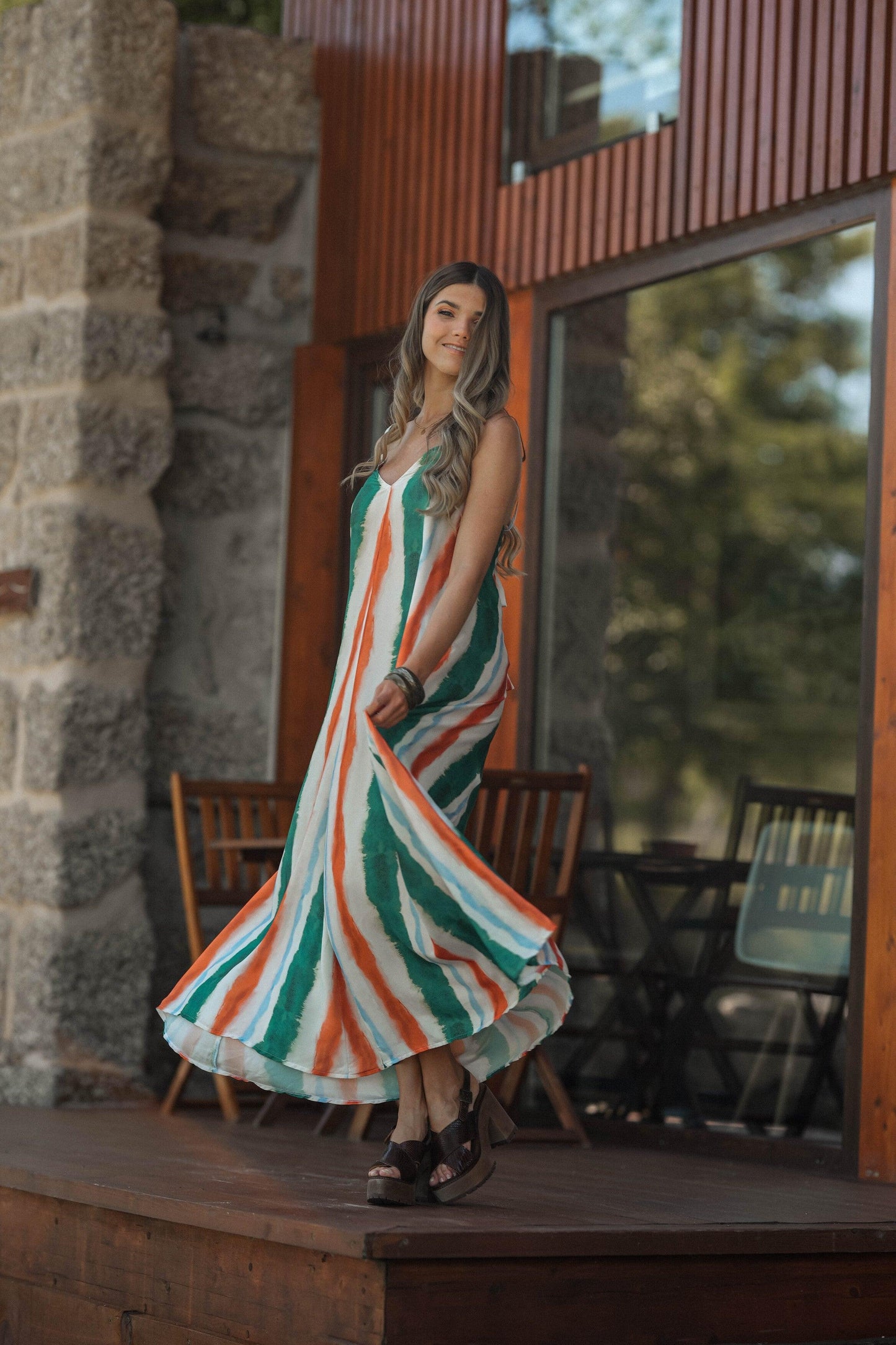vestido largo con tirantes