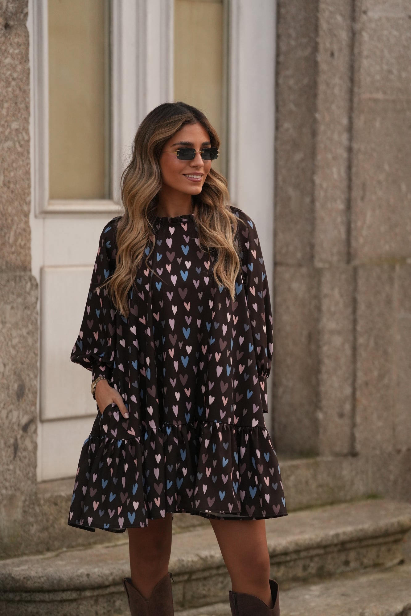 Vestido corto con volante