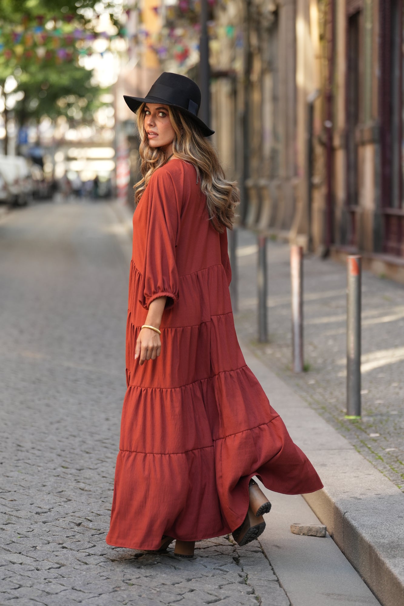 Vestido largo con volantes