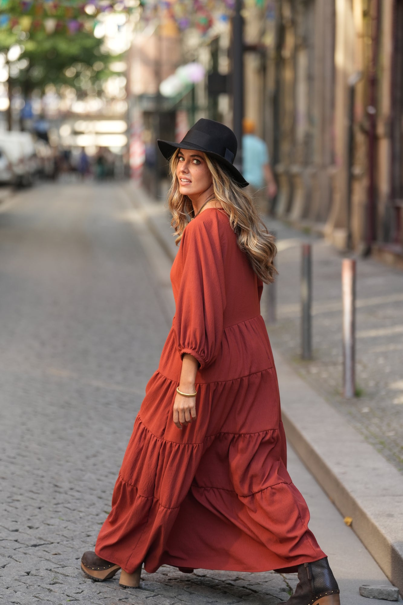 Vestido largo con volantes