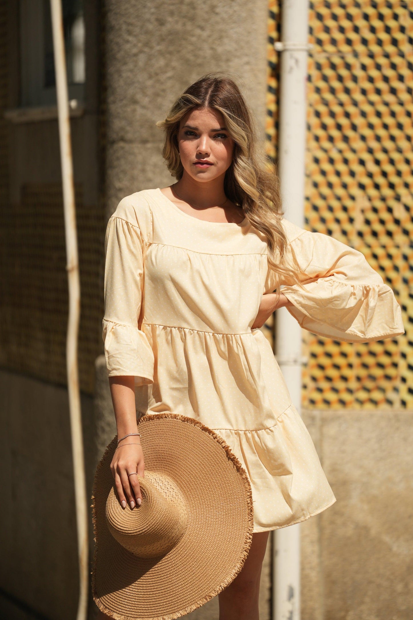 <transcy>Vestido con volantes</transcy>