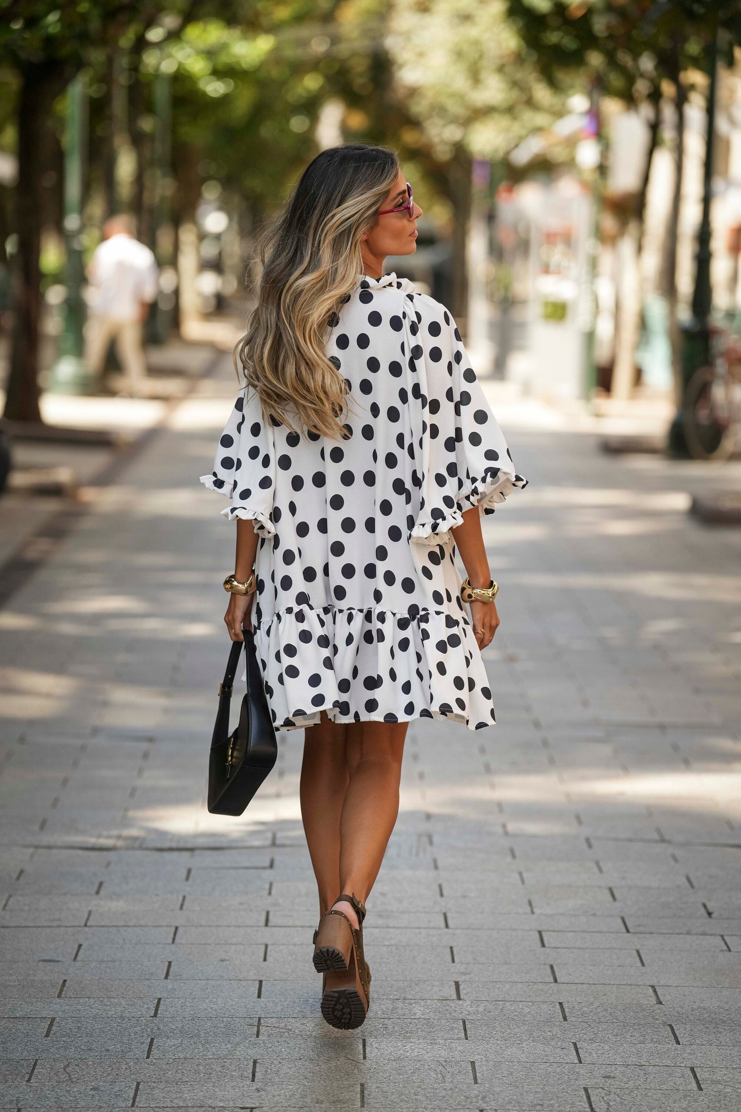 Vestido corto con volante estampado