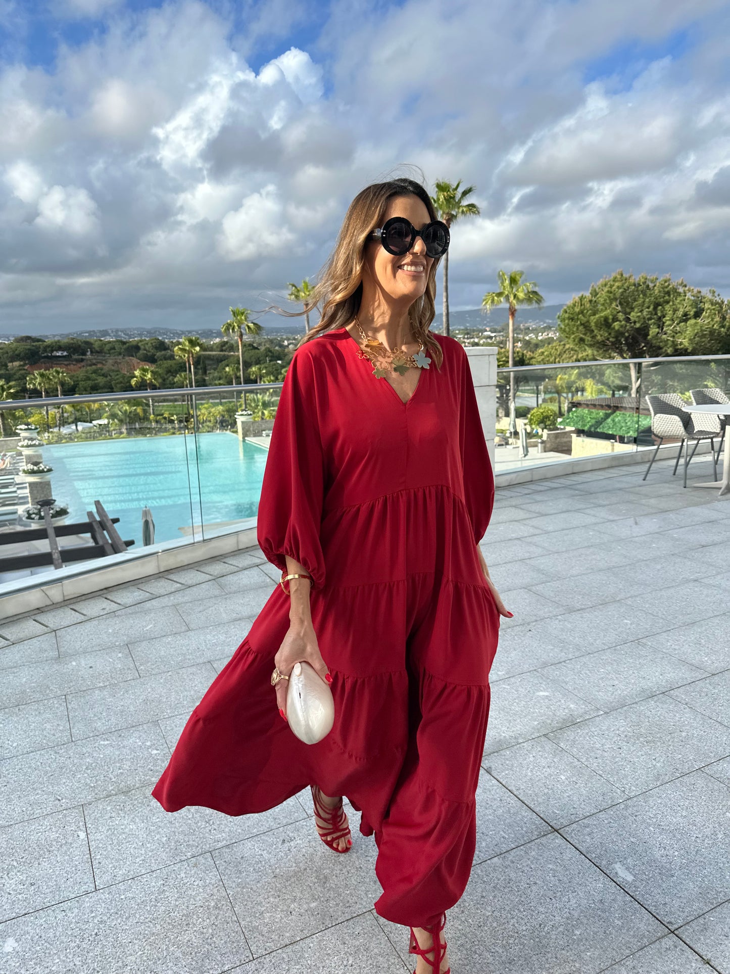 Vestido largo rojo con volantes