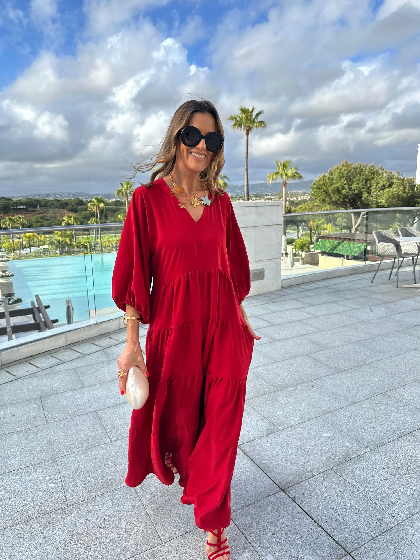 Vestido largo rojo con volantes