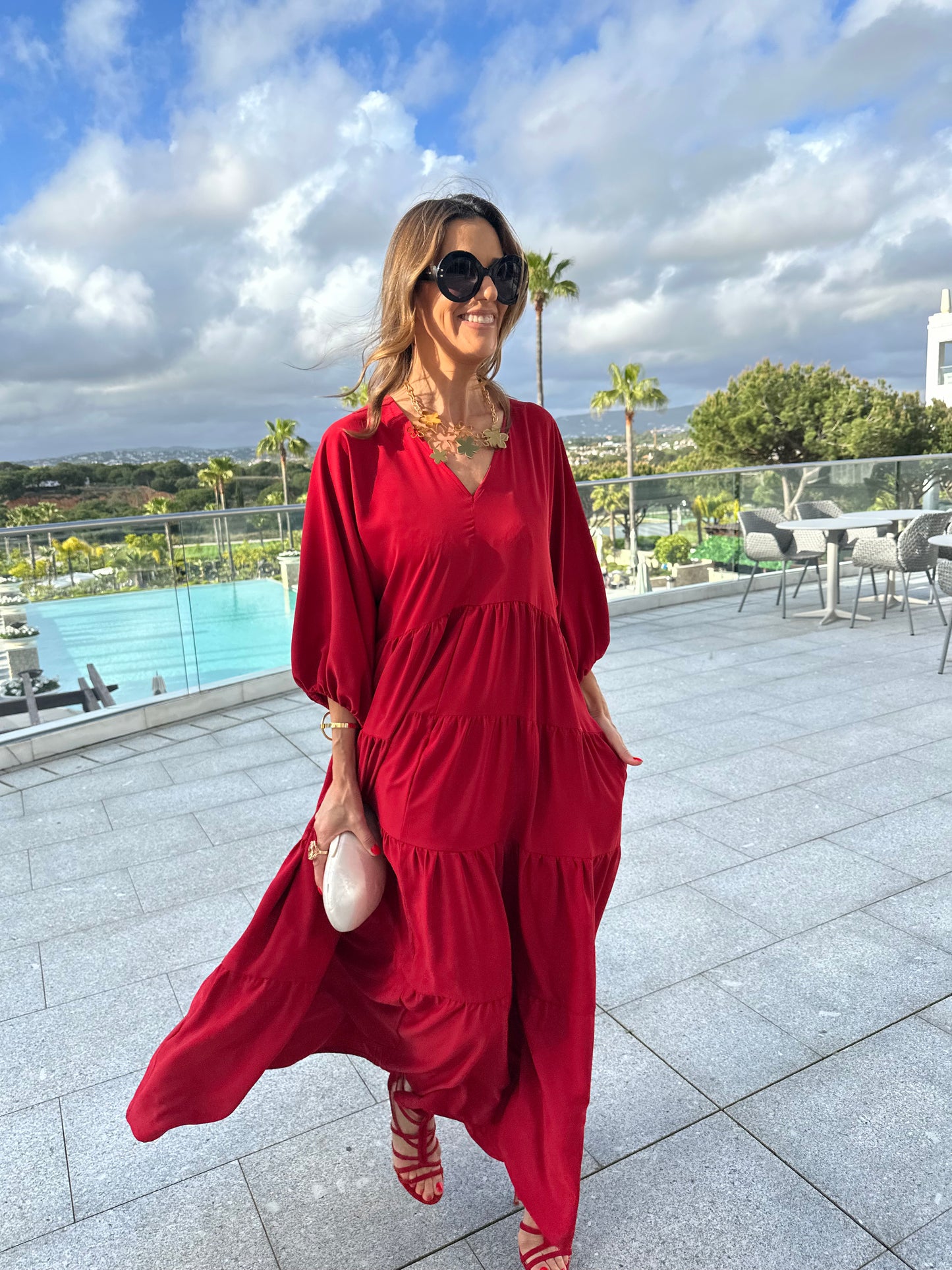 Vestido largo rojo con volantes