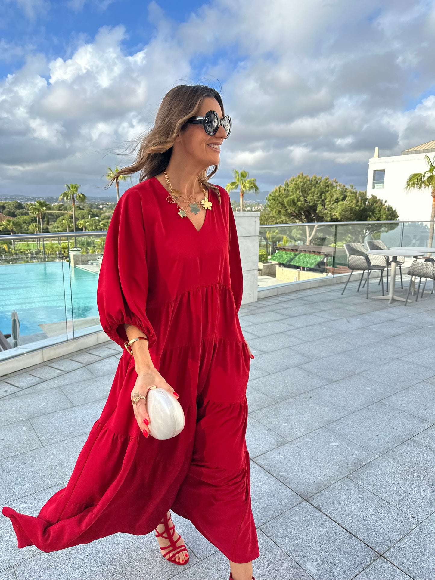 Vestido largo rojo con volantes