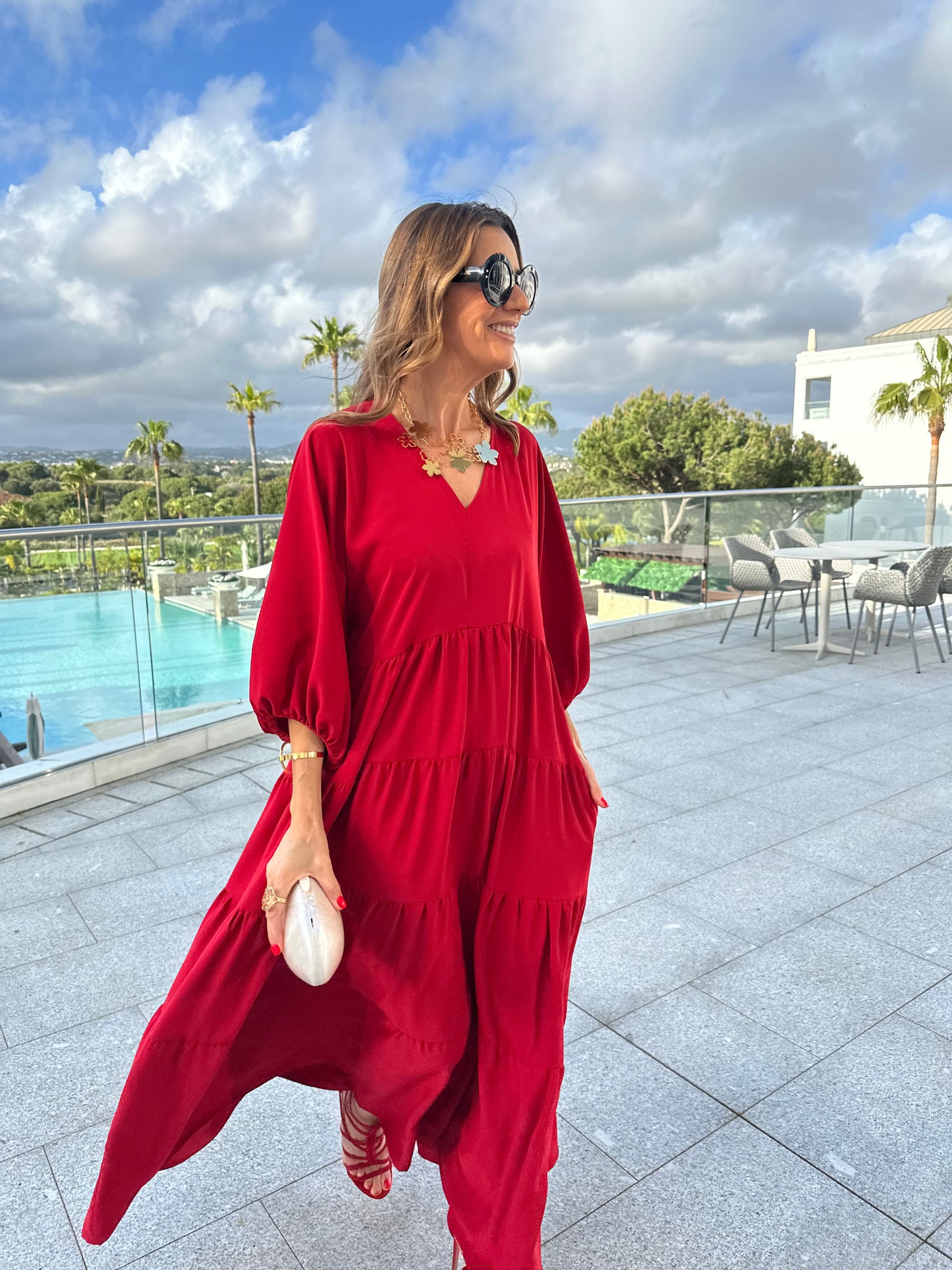 Vestido largo rojo con volantes