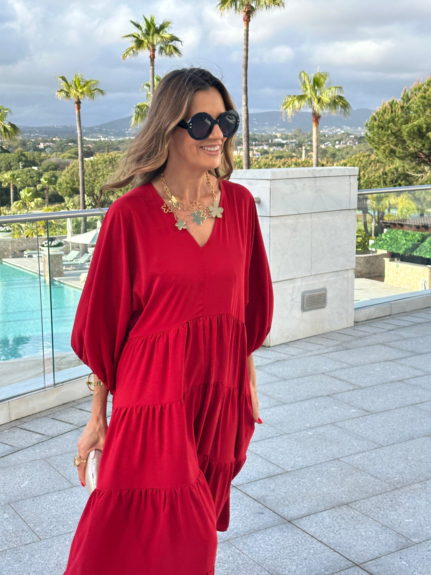 Vestido largo rojo con volantes