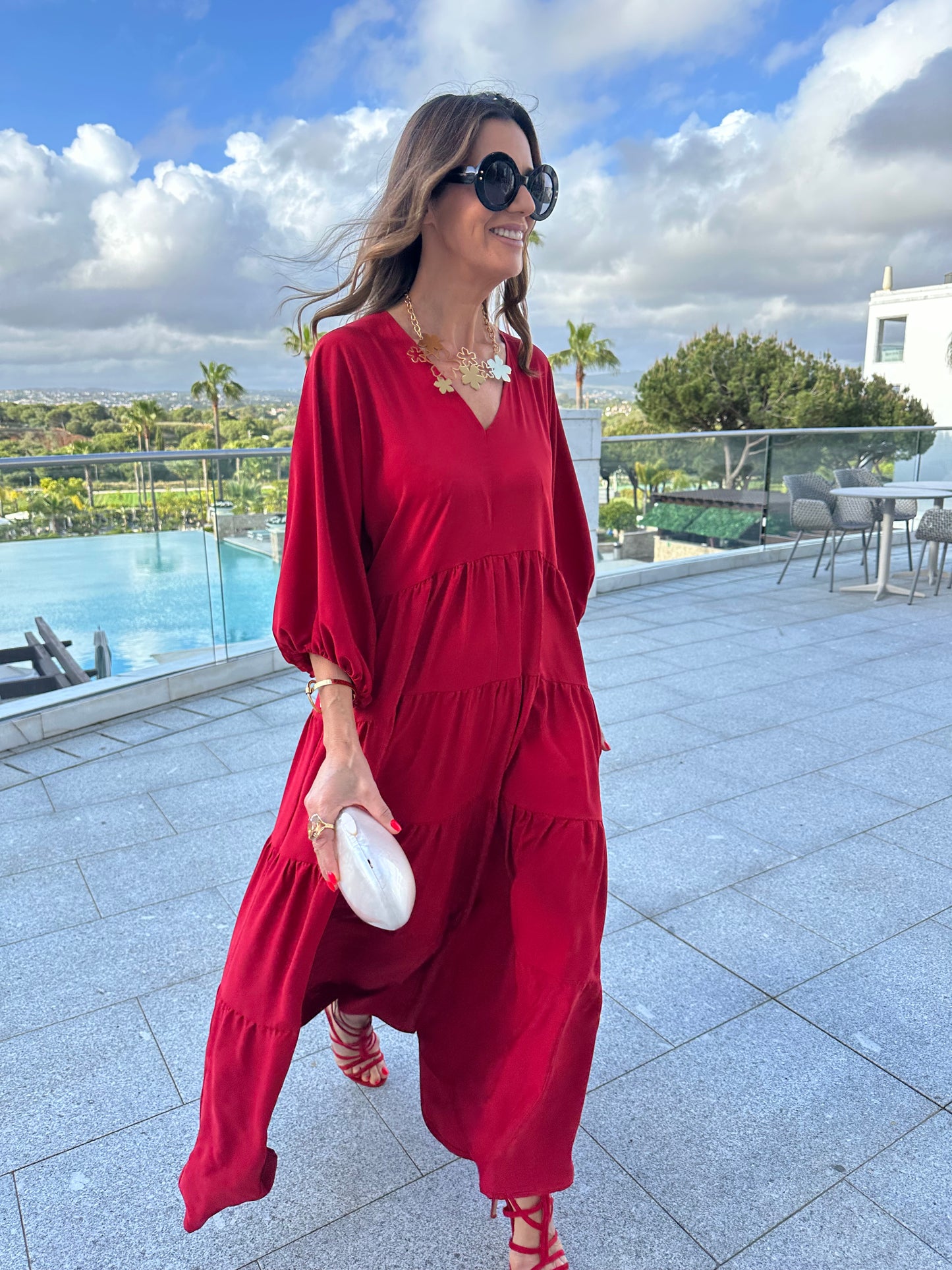 Vestido largo rojo con volantes