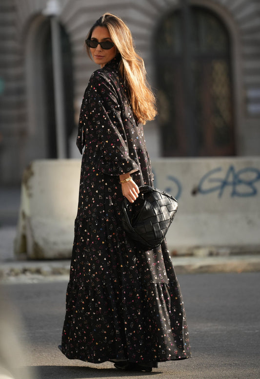 Vestido con lazo en el escote.