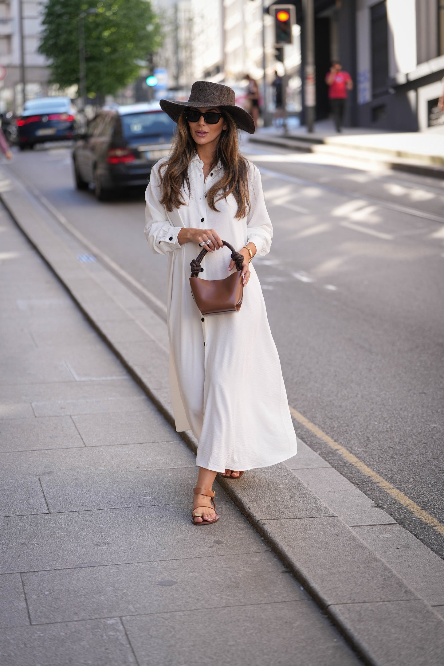 Vestido camiseiro en blanco