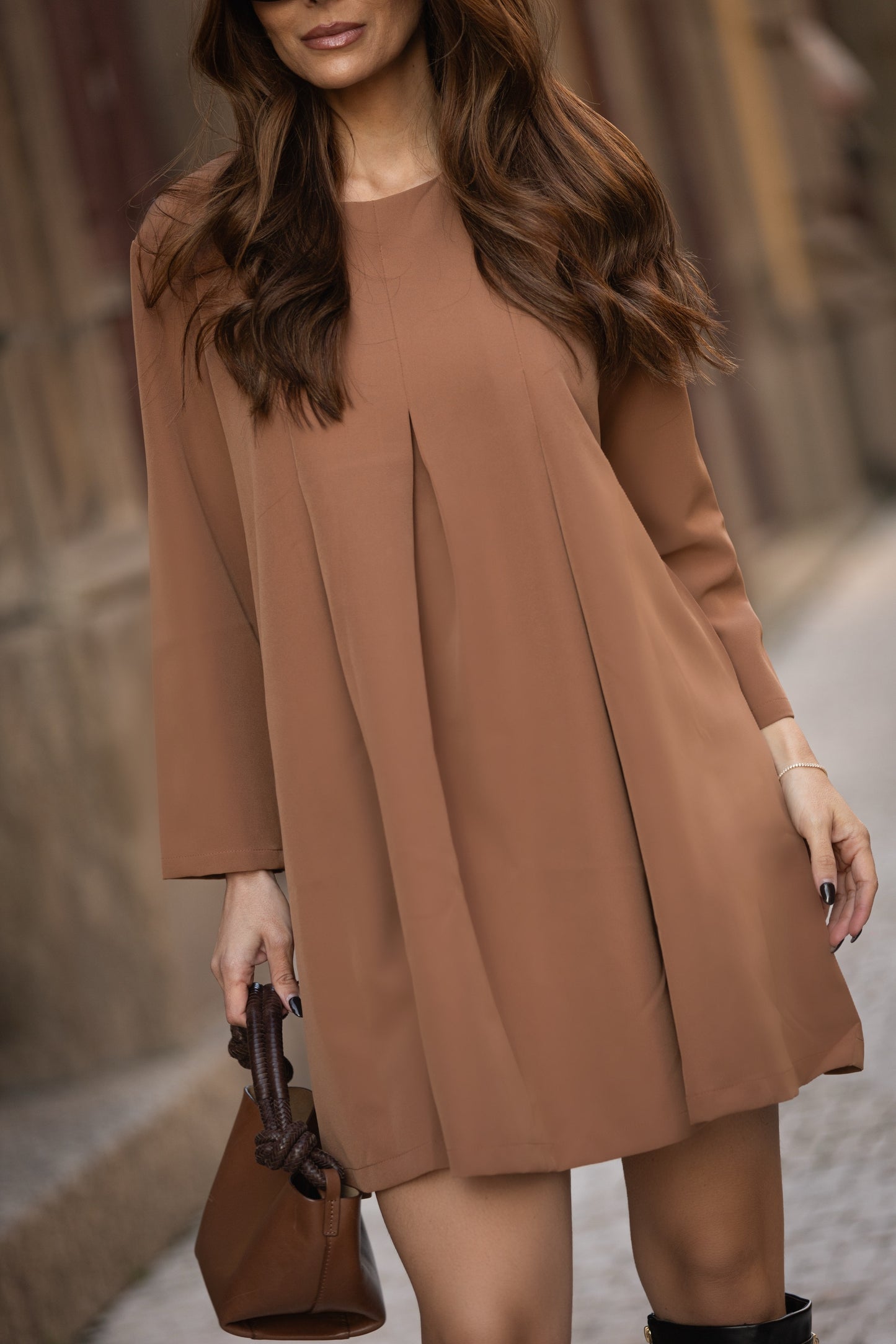 Vestido corto con pliegues
