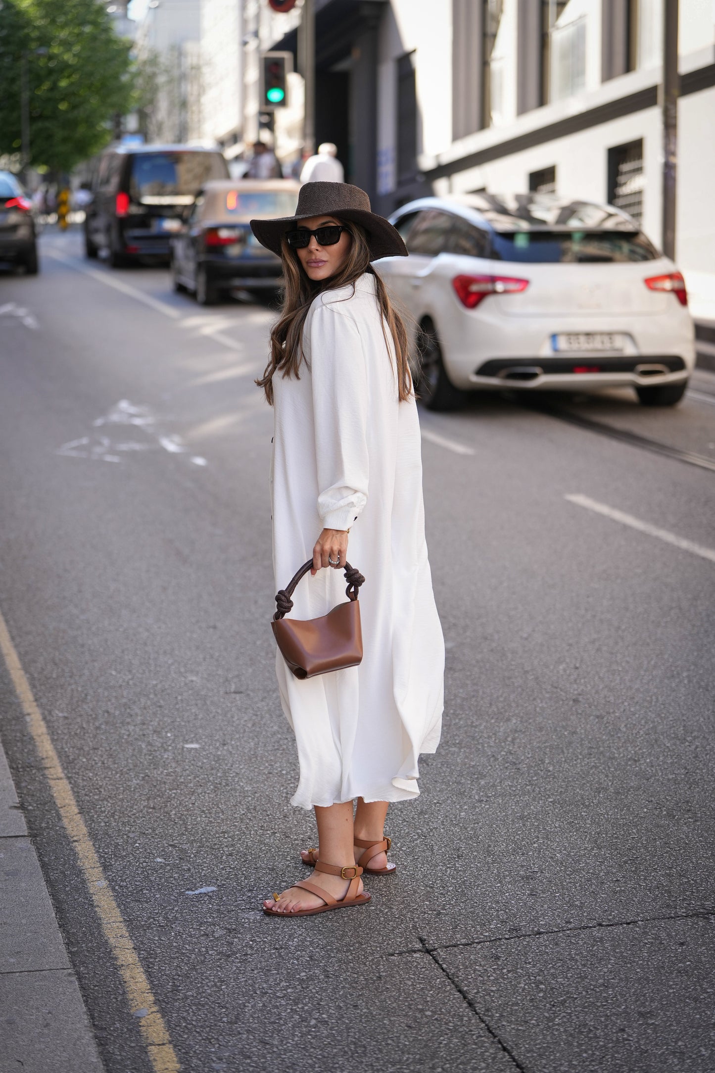 Vestido camiseiro en blanco