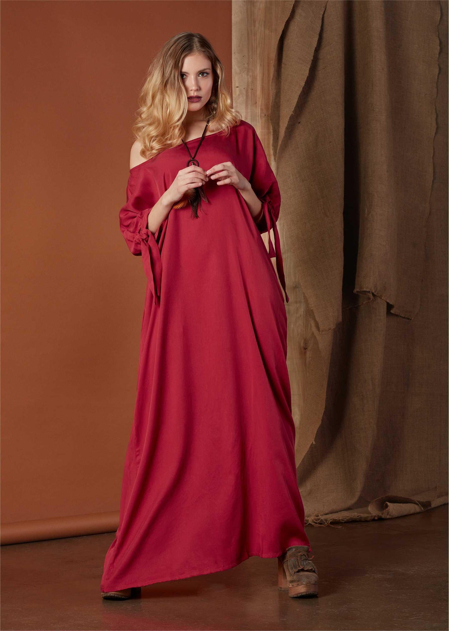 Vestido con lazo en la manga