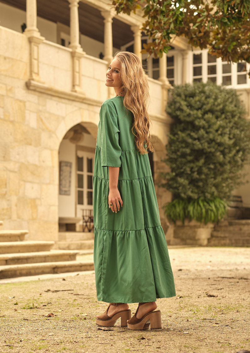 Vestido largo con volantes