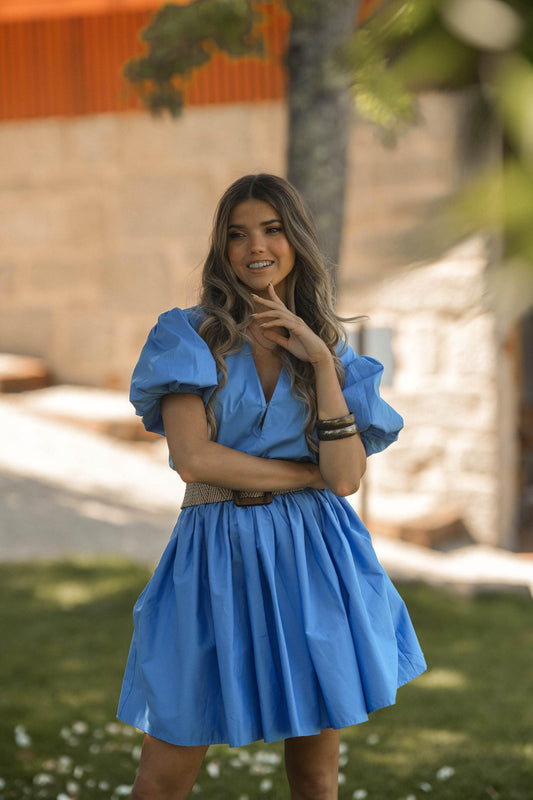 Vestido corto con volante