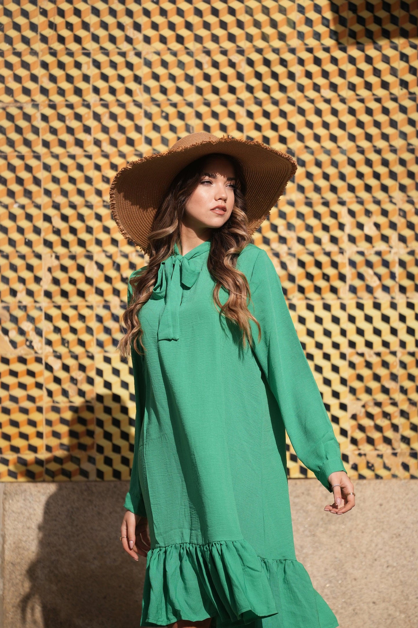 Vestido con escote de encaje
