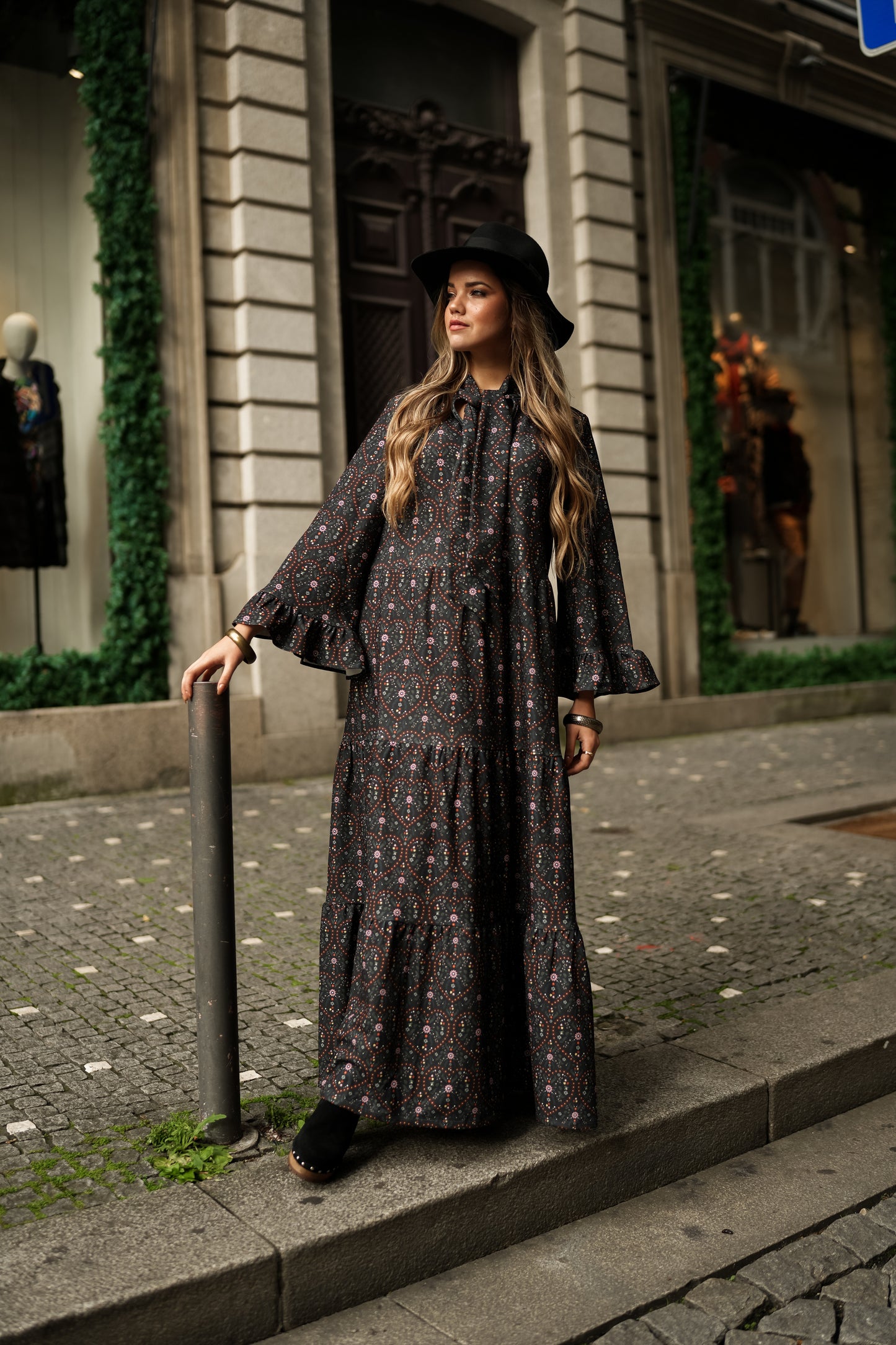 Vestido con lazo en el escote