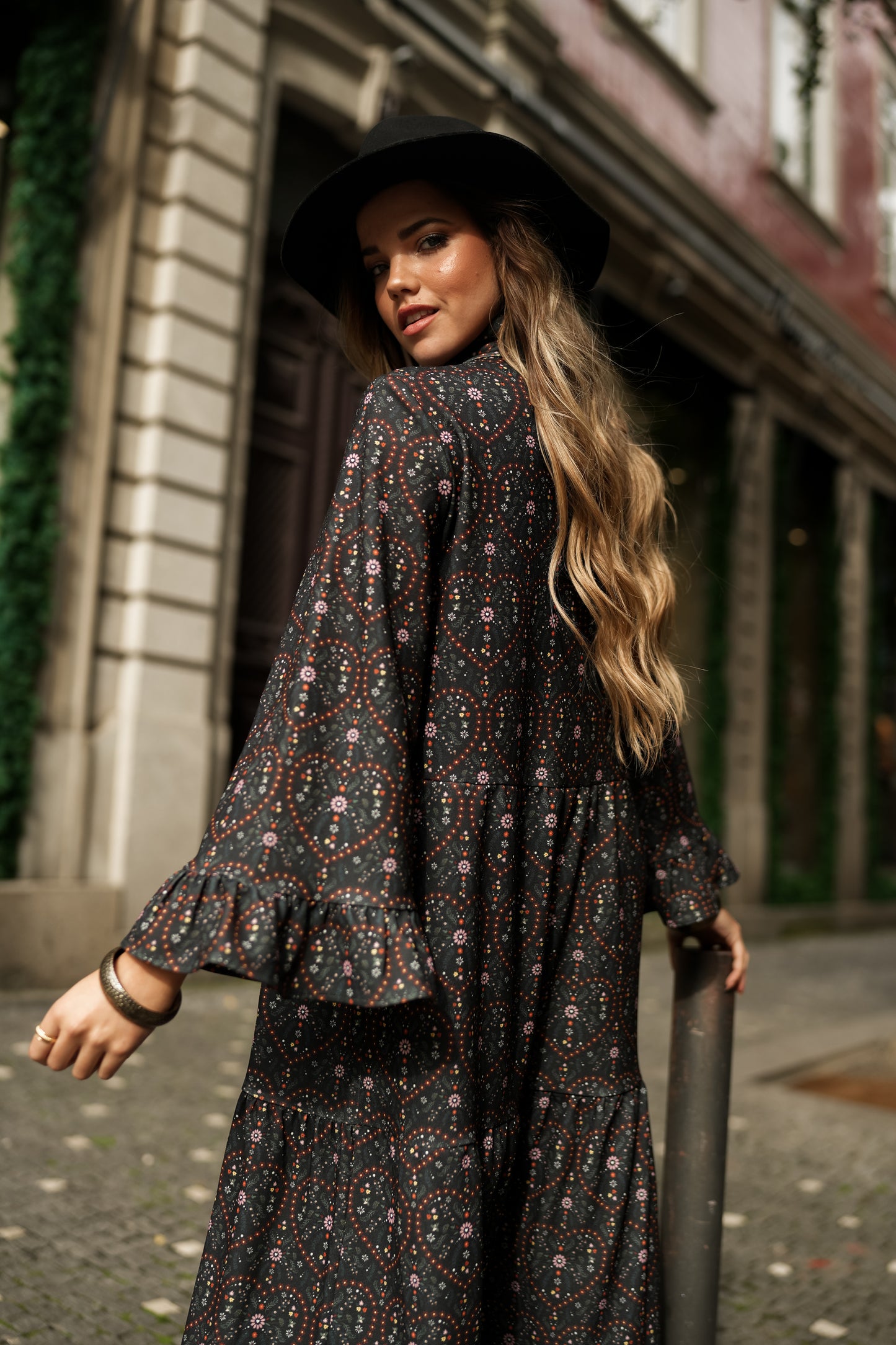 Vestido con lazo en el escote