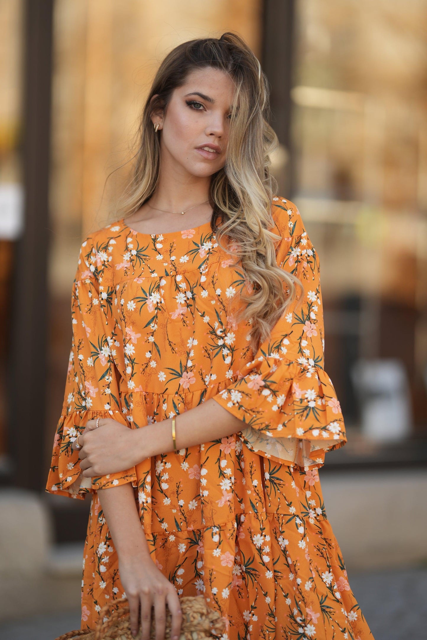 Vestido corto con volantes