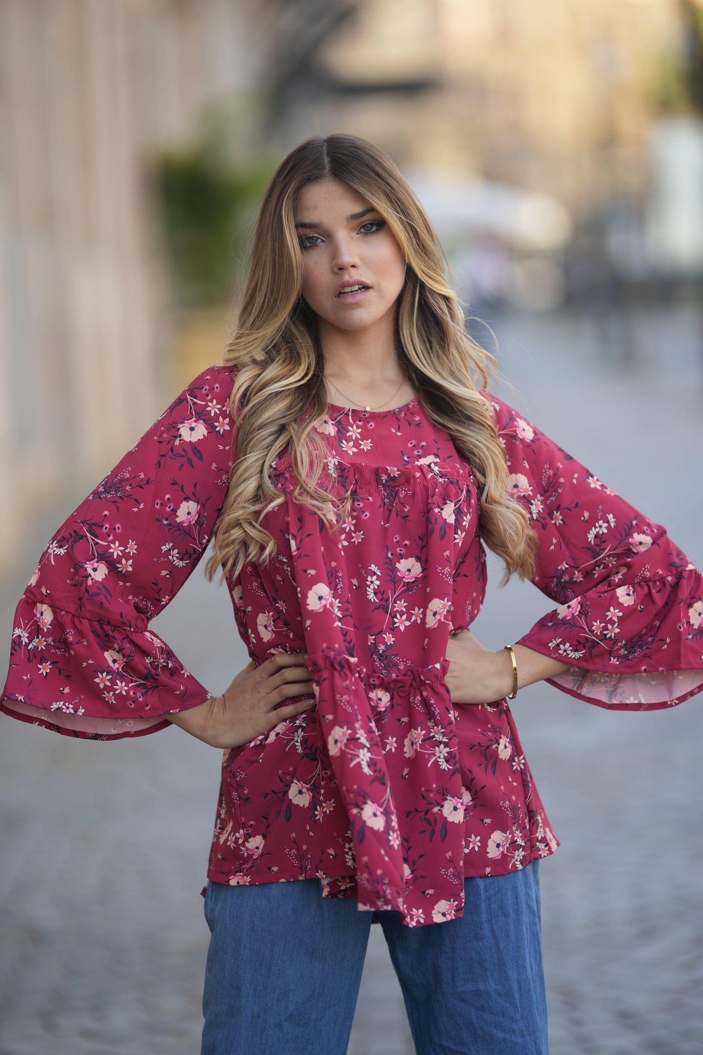 <transcy>Blusa con volantes</transcy>