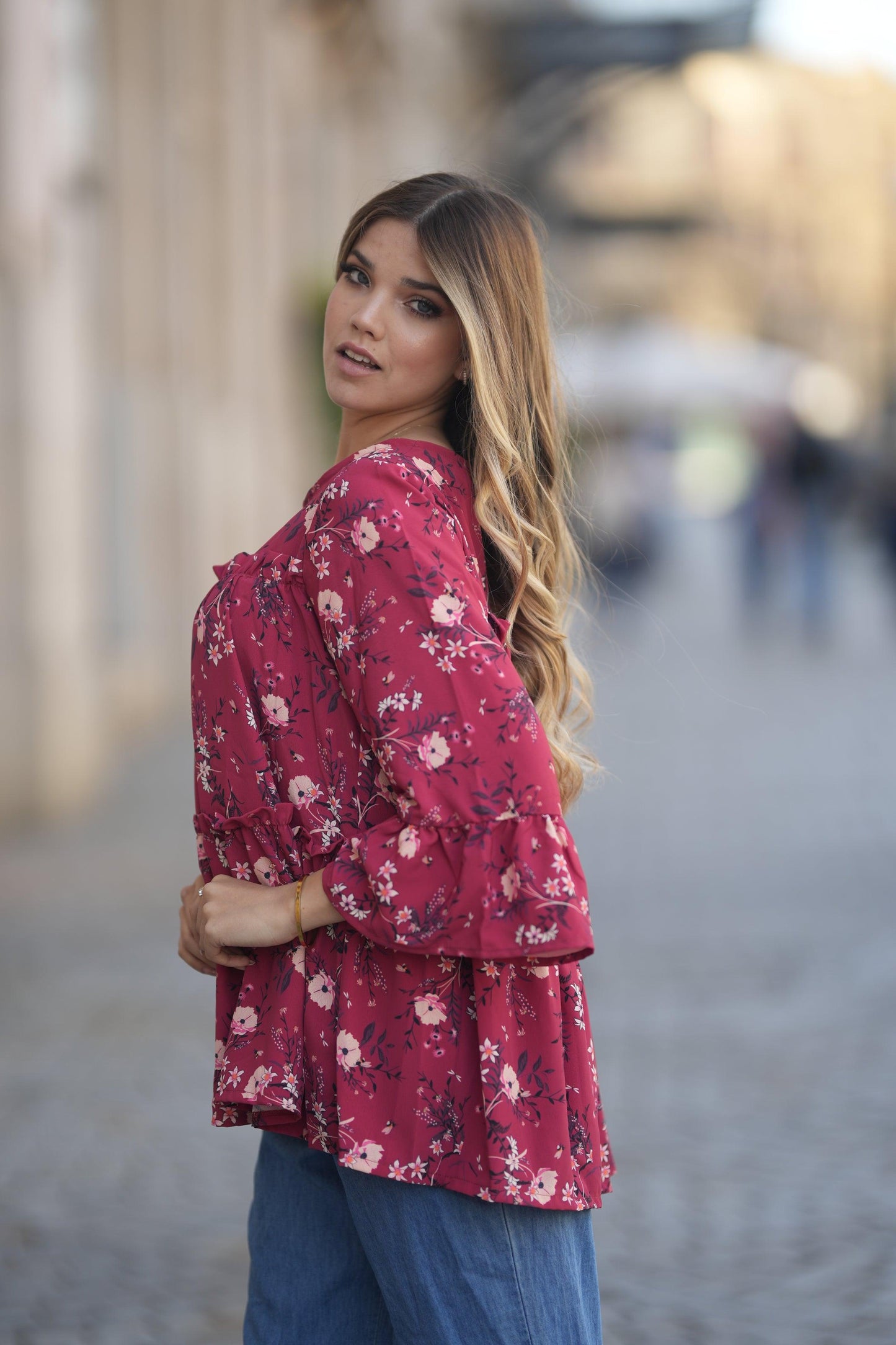 <transcy>Blusa con volantes</transcy>