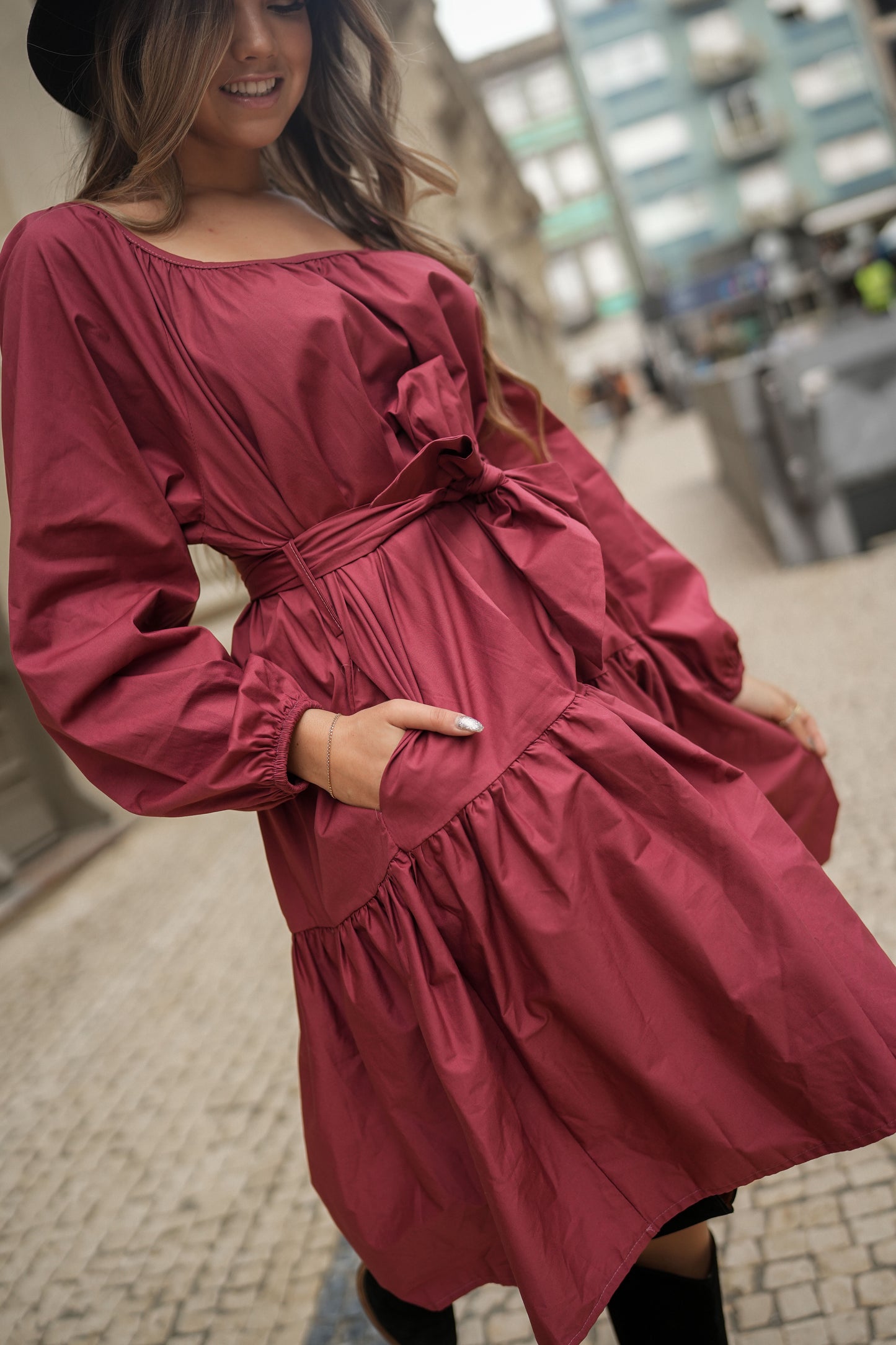 <transcy>Vestido con cinturón</transcy>