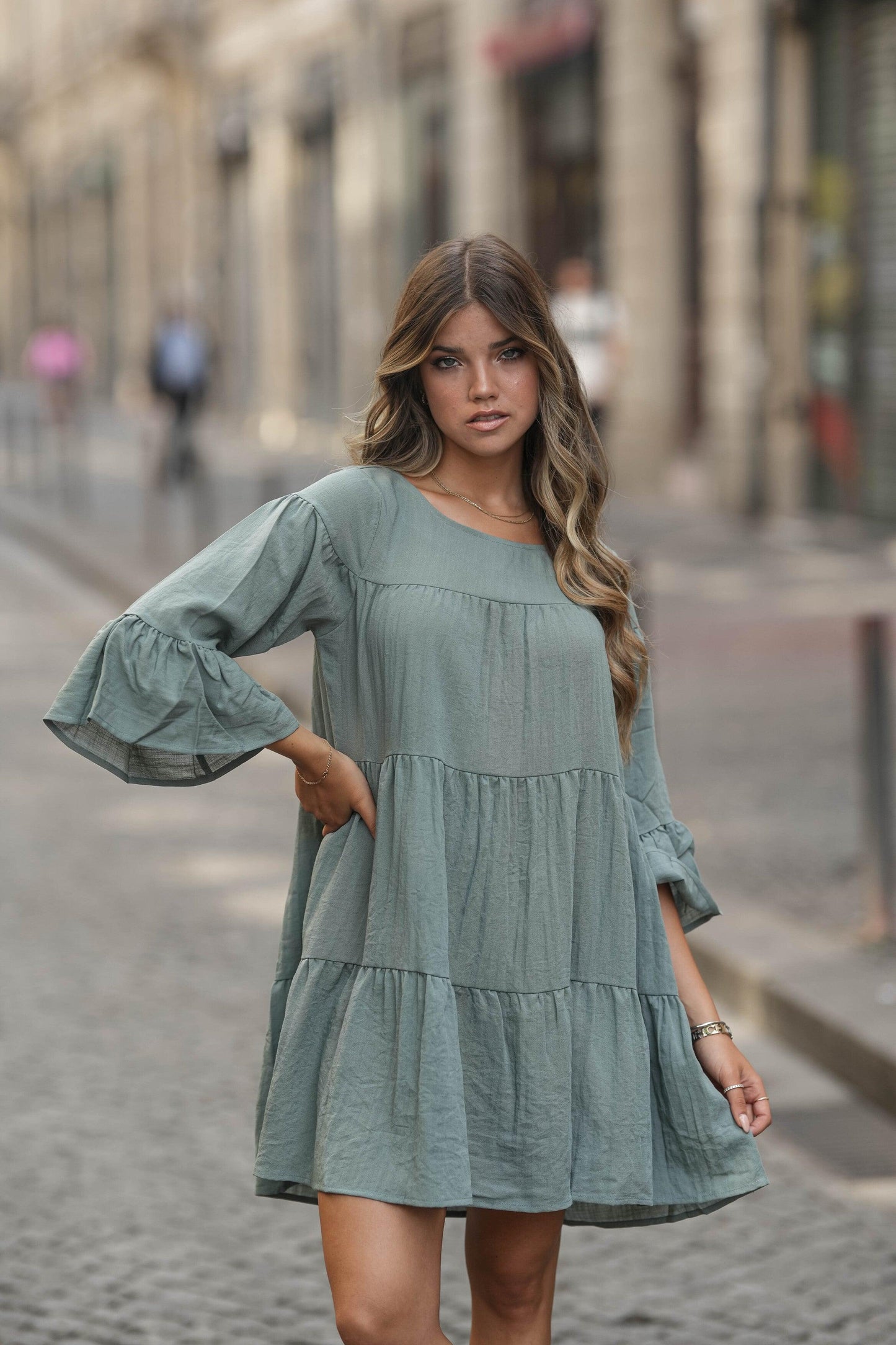 Vestido corto con volantes