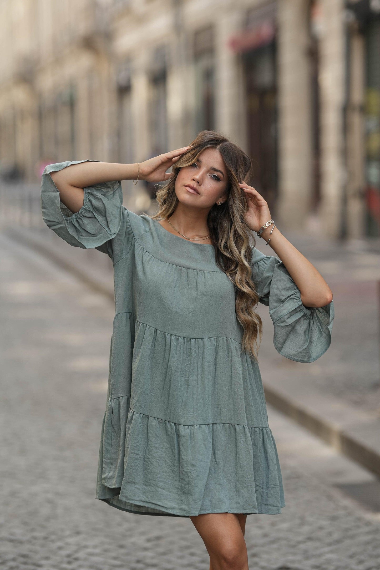 Vestido corto con volantes