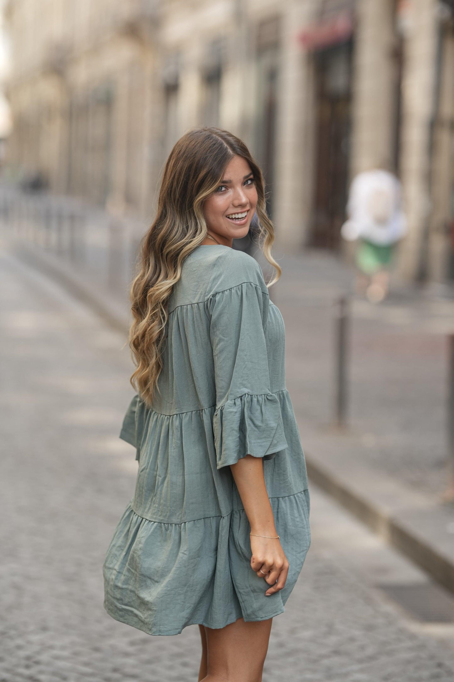 Vestido corto con volantes