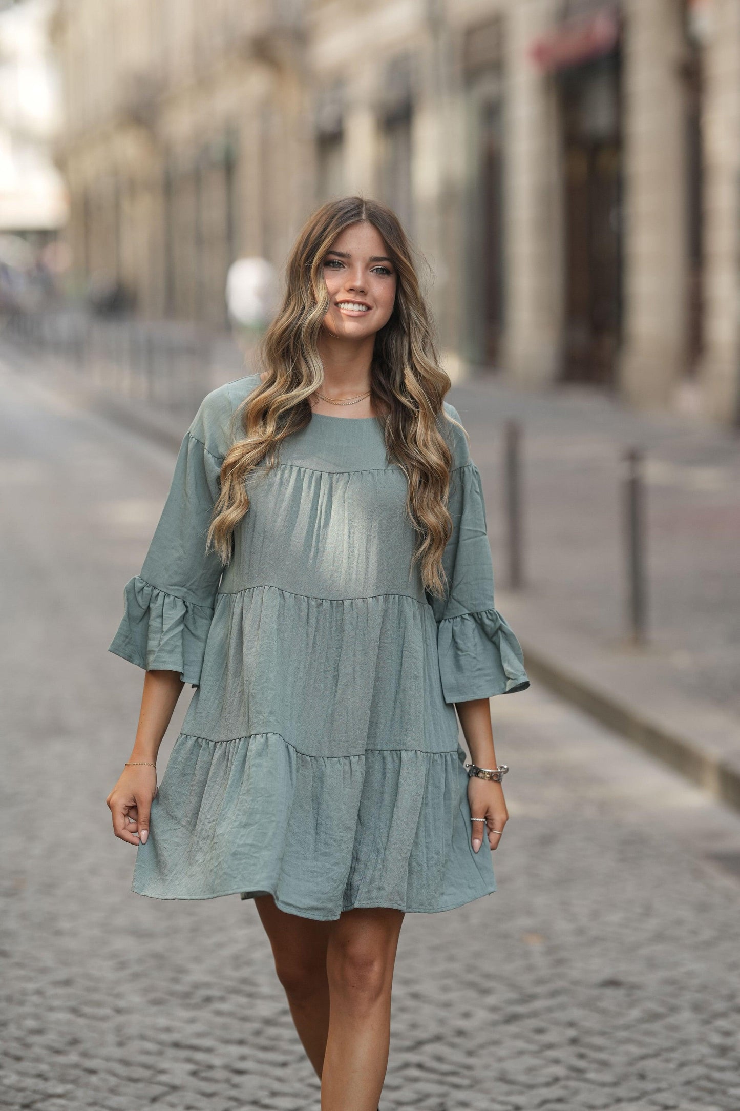 Vestido corto con volantes