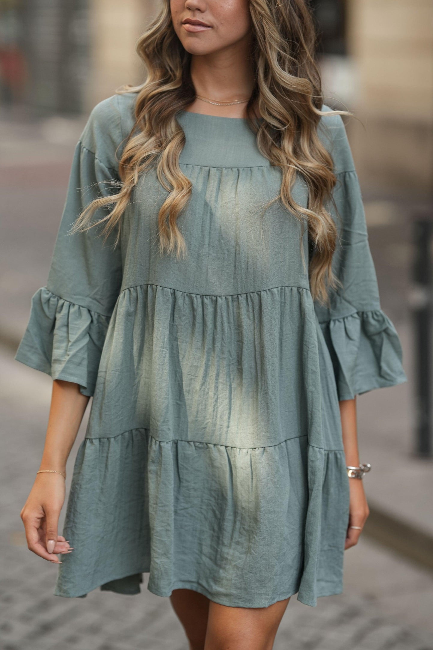 Vestido corto con volantes