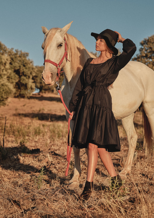 <transcy>Vestido con cinturón</transcy>