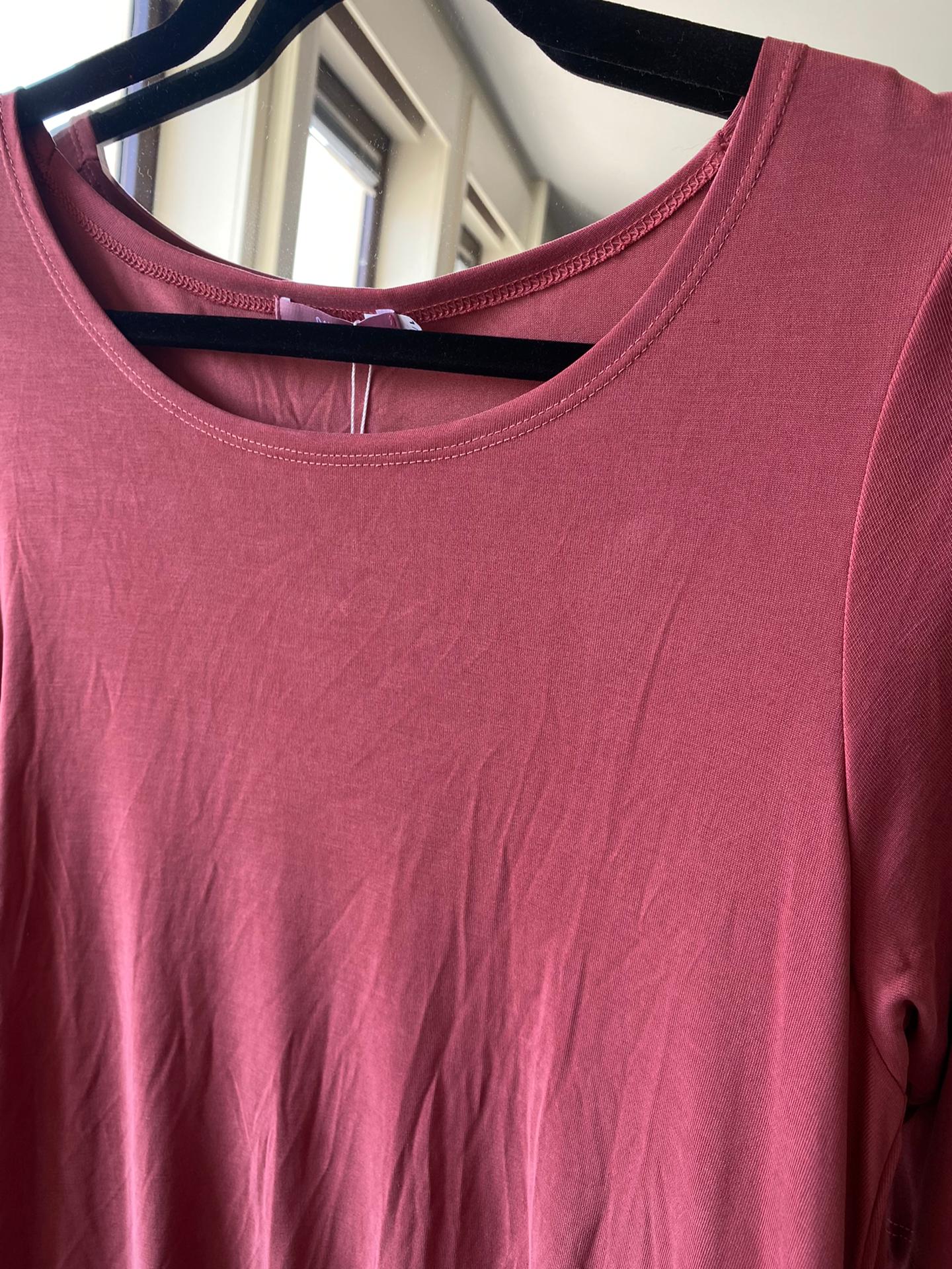 Vestido midi con volante