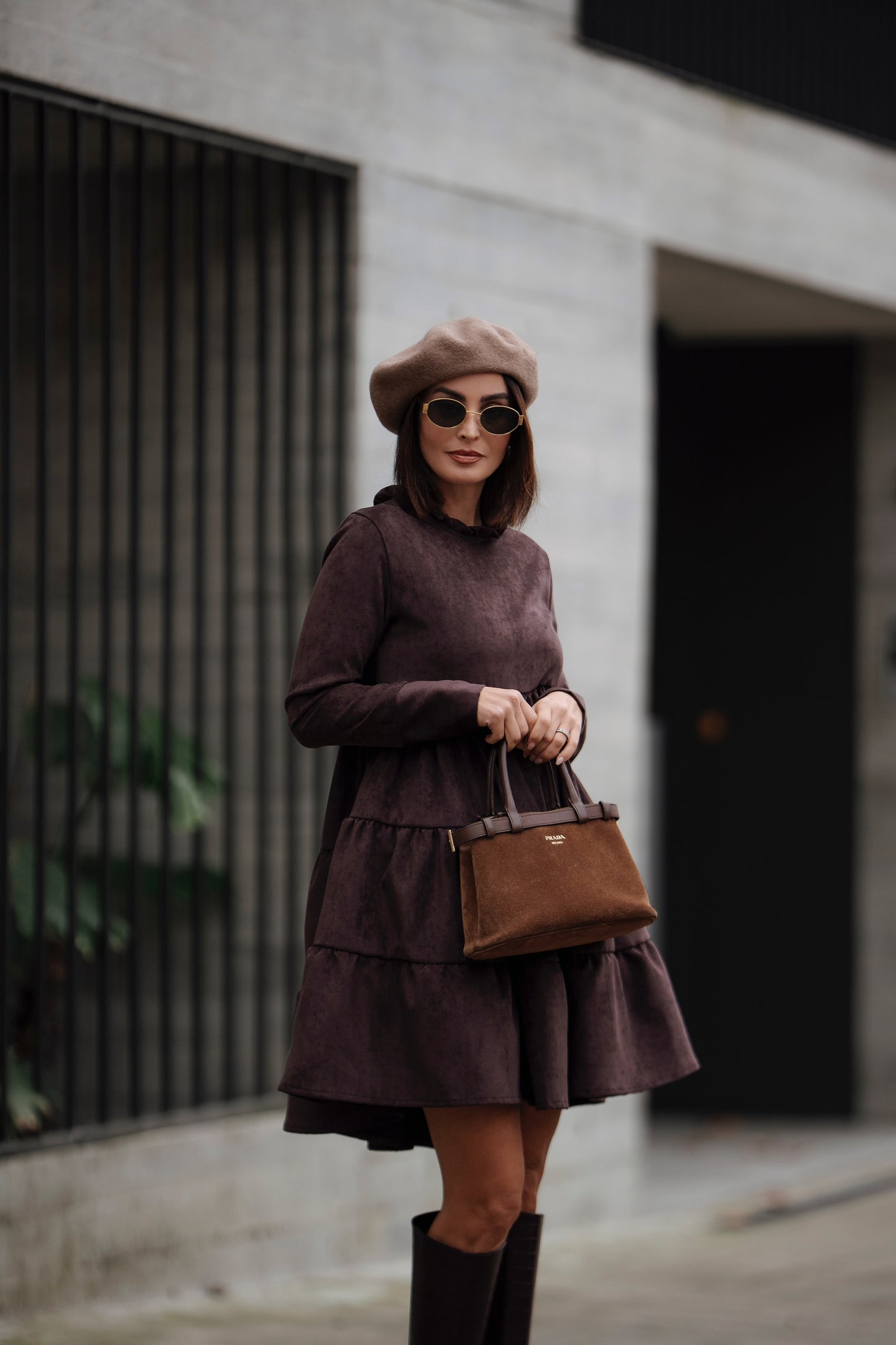 Vestido corto de terciopelo marrón