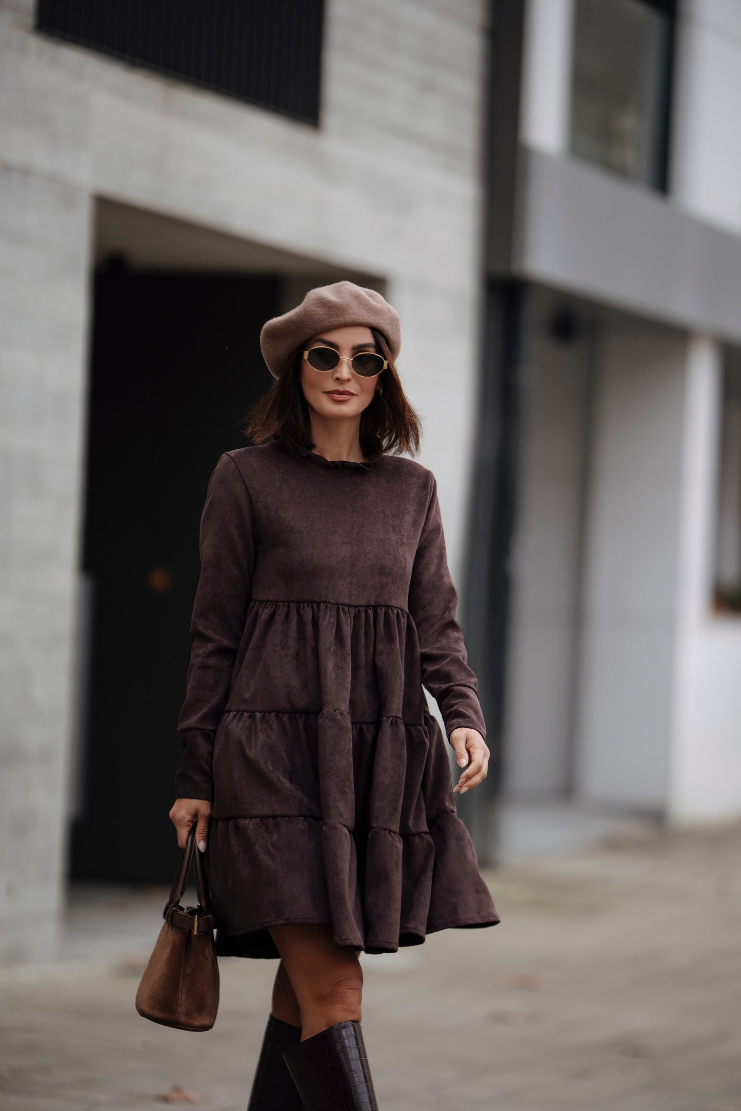 Vestido corto de terciopelo marrón