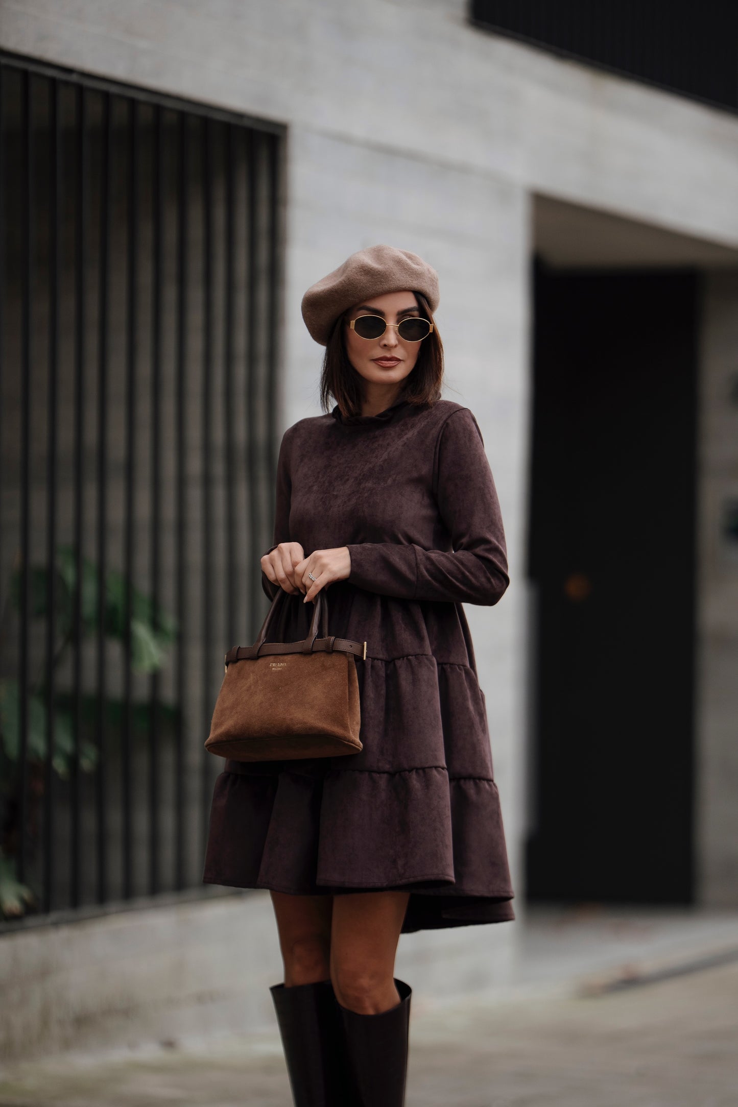 Vestido corto de terciopelo marrón