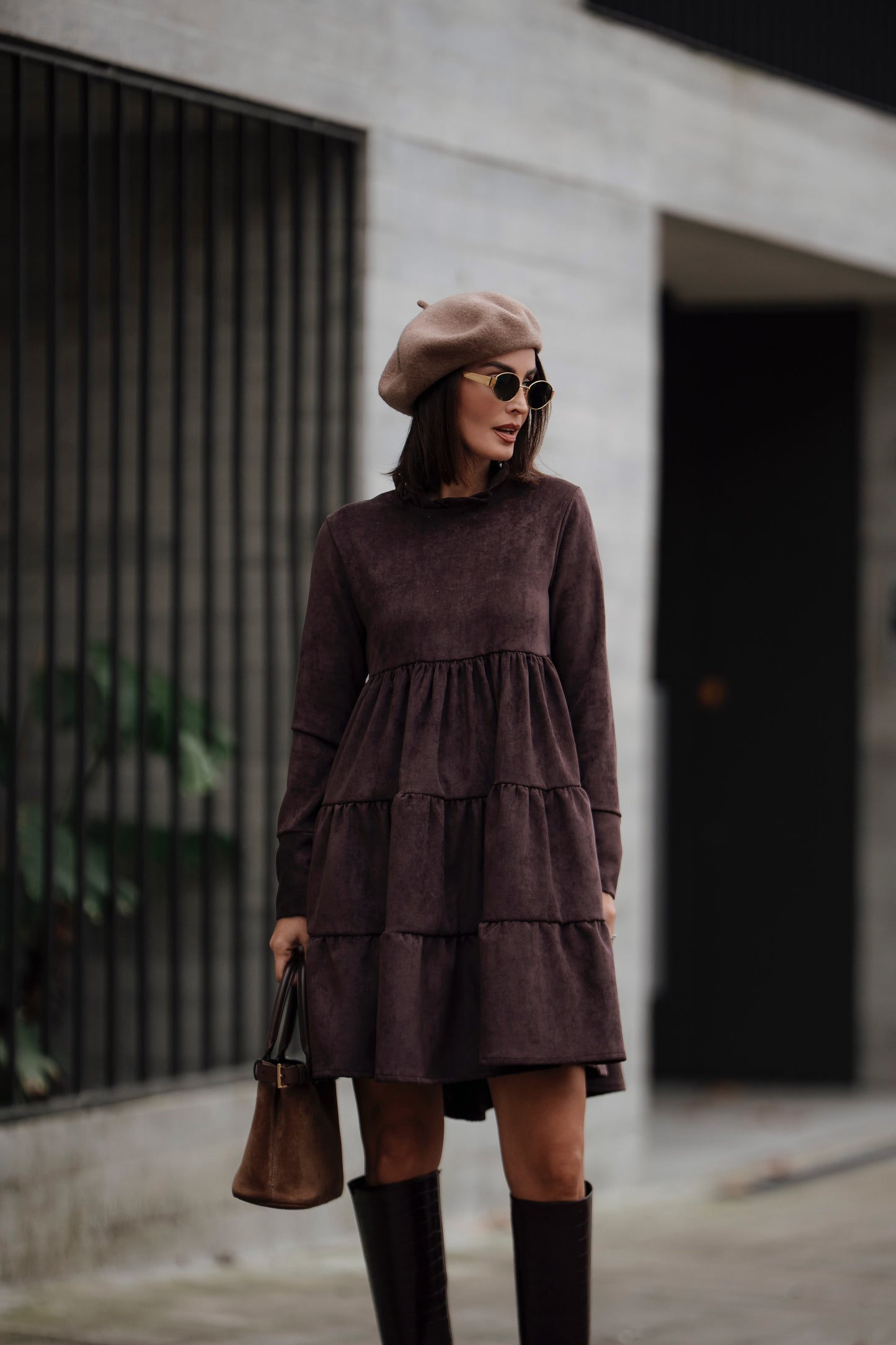 Vestido corto de terciopelo marrón