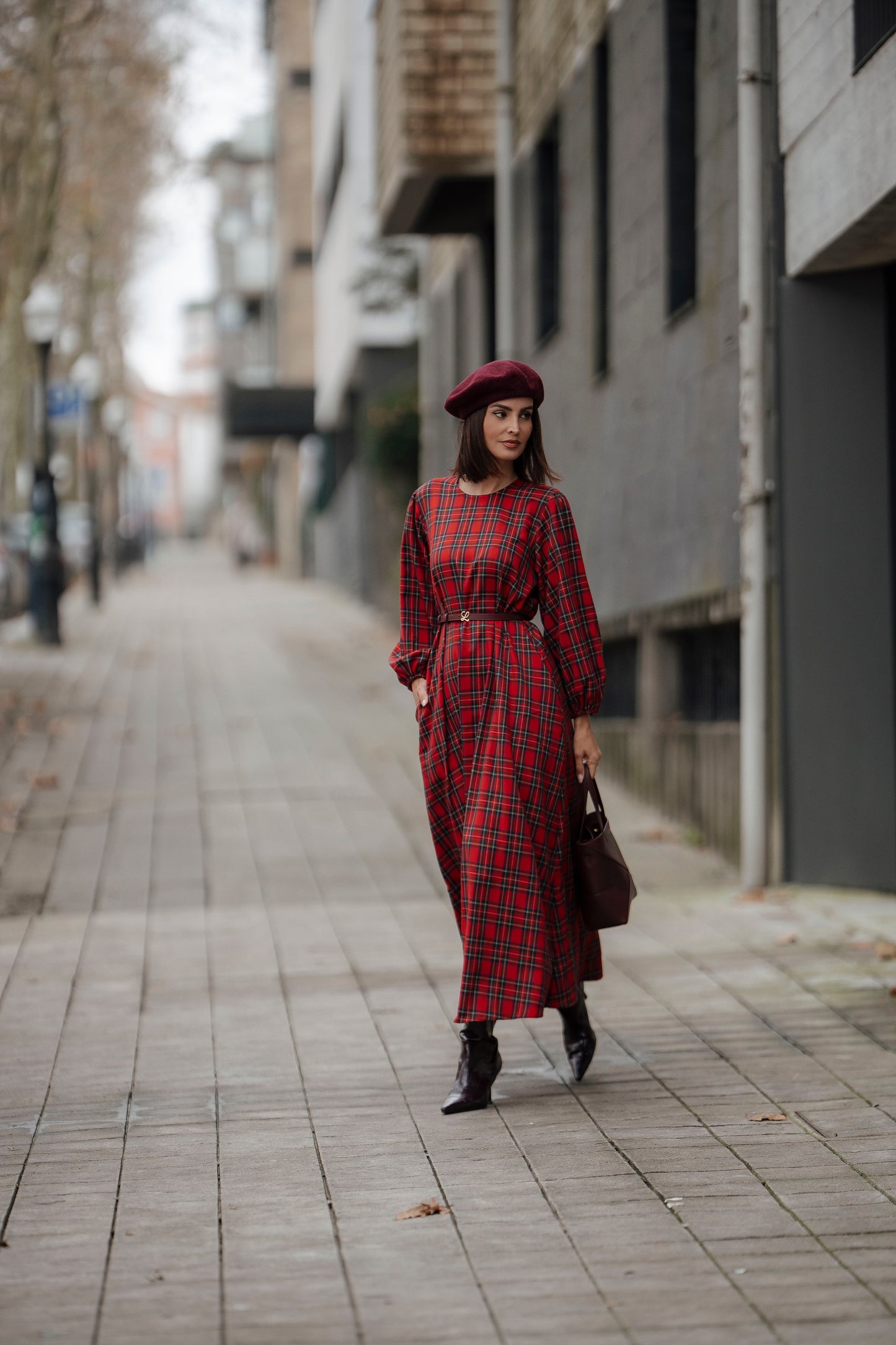 Vestido largo de cuadros rojos