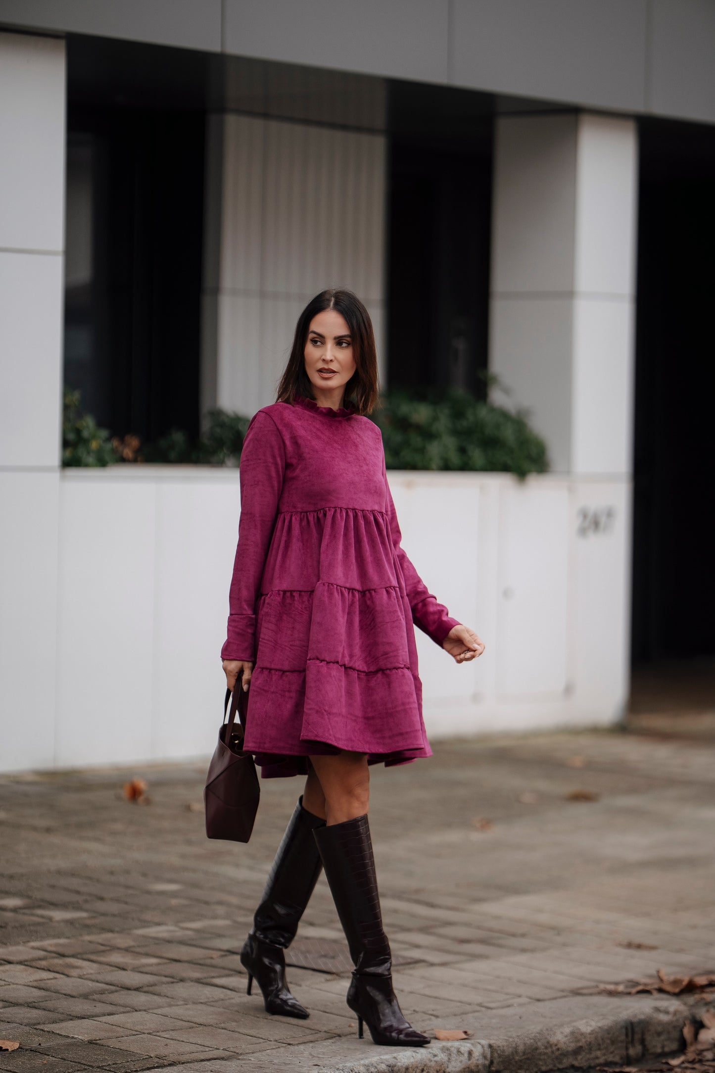 Vestido corto de terciopelo burdeos